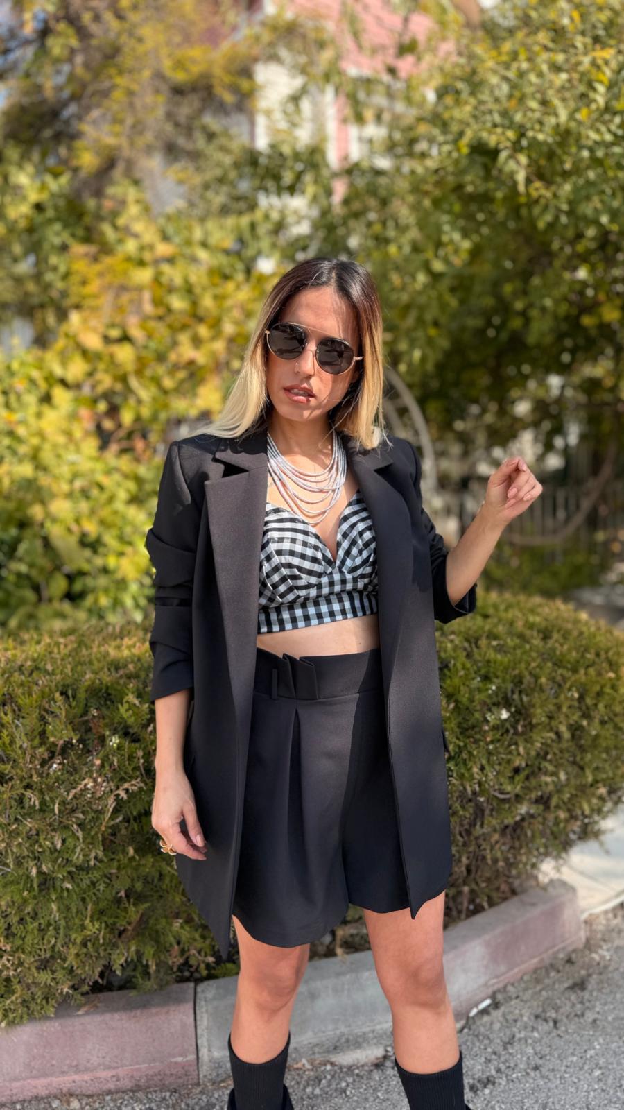 siyah ceket şort takım