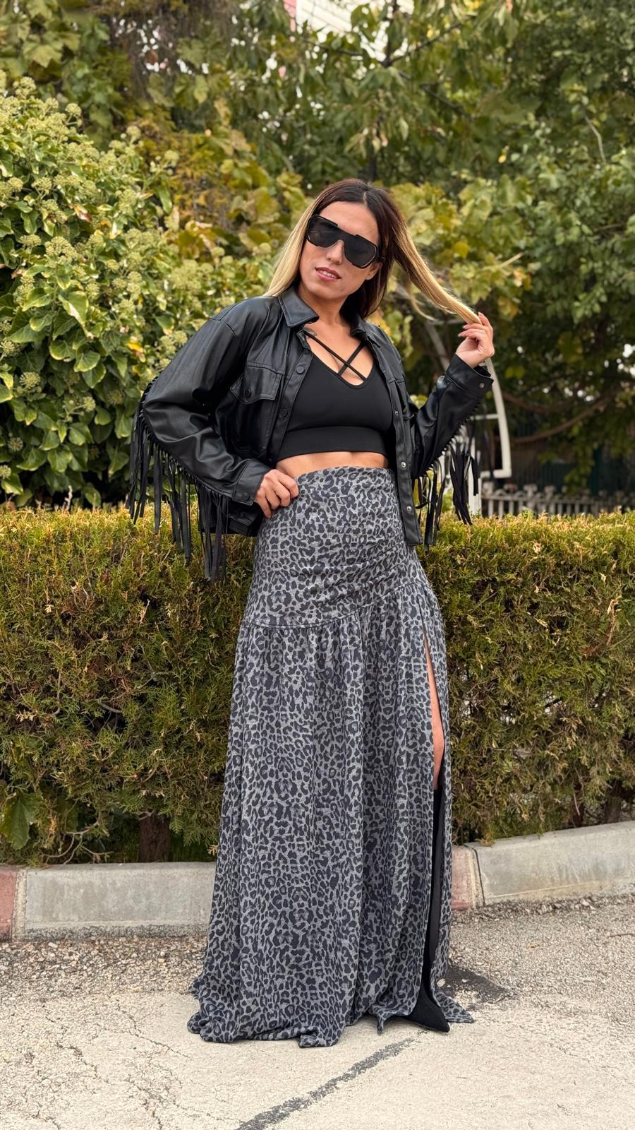 siyah gri leopar desenli derin yırtmaçlı likralı etek