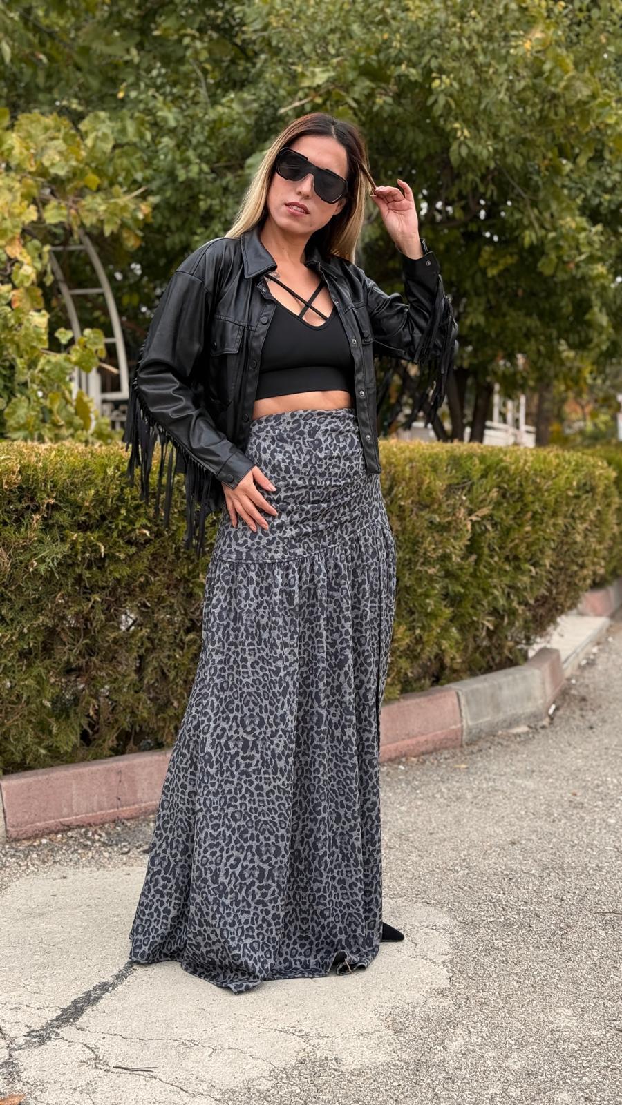 siyah gri leopar desenli derin yırtmaçlı likralı etek
