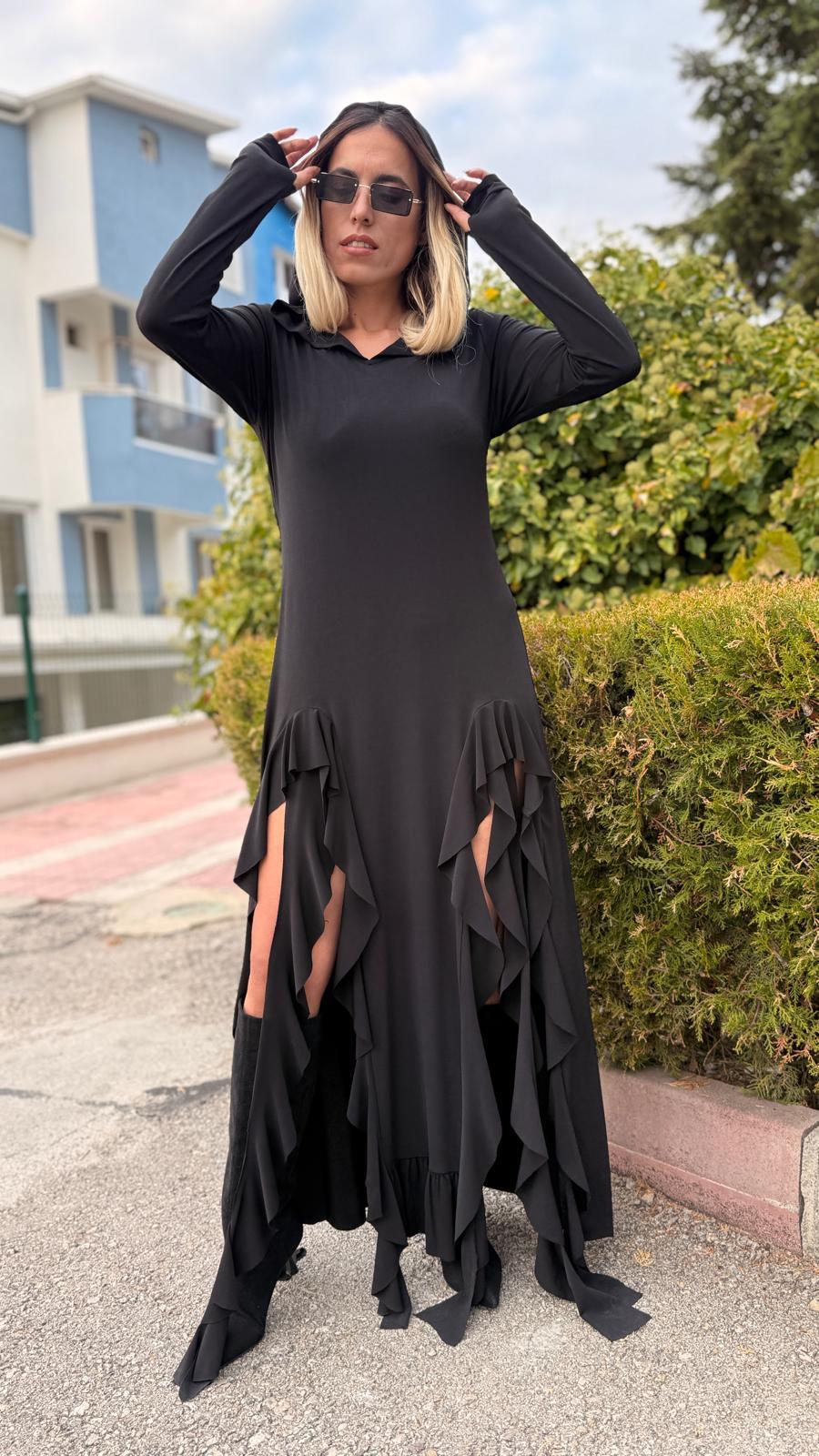 siyah kapişonlu volanlı tasarım elbise