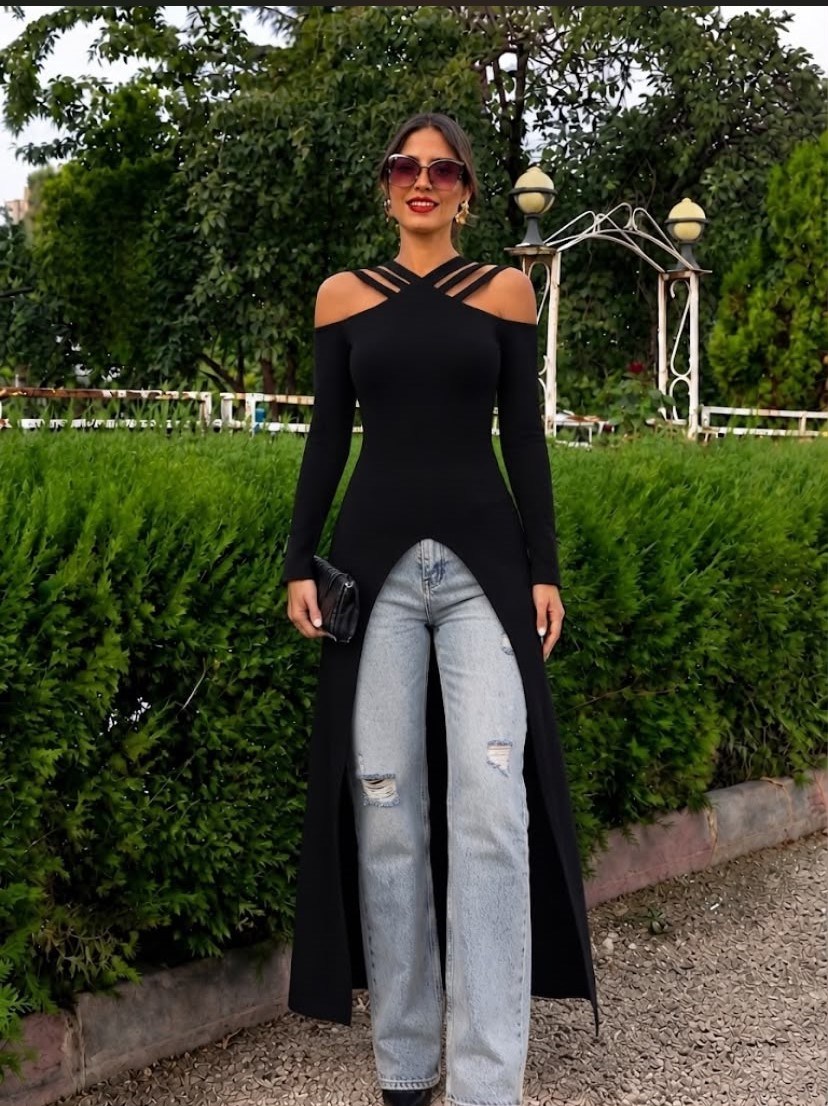 Siyah Yakası Şerit Detaylı Asimetrik Bluz