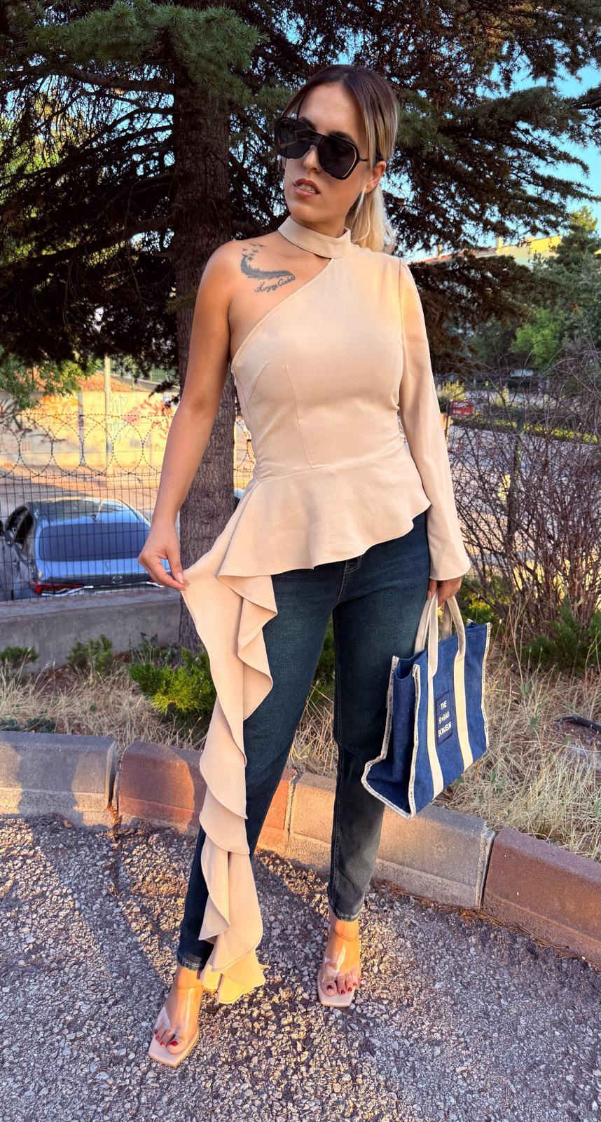 Sütlü Kahve Tek Omuz Etek Ucu Volanlı Tasarım Bluz