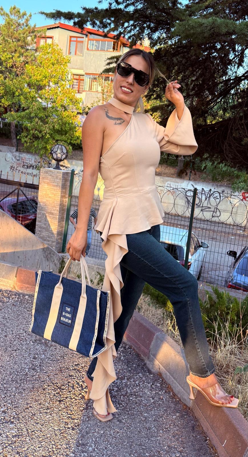 Sütlü Kahve Tek Omuz Etek Ucu Volanlı Tasarım Bluz