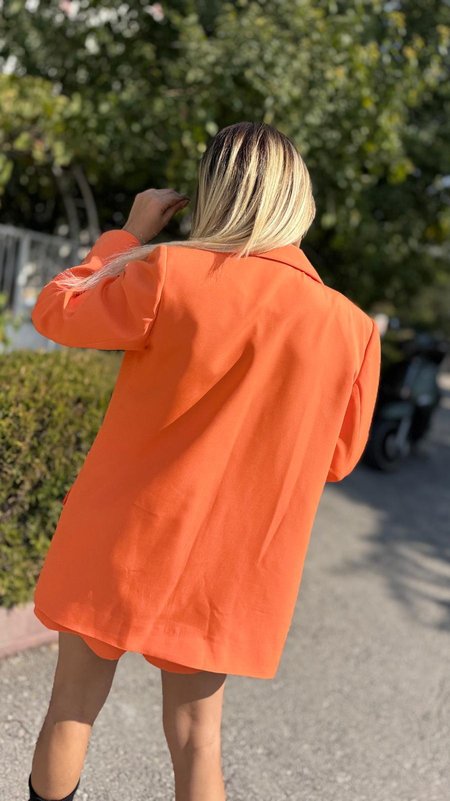 turuncu ceket şort takım