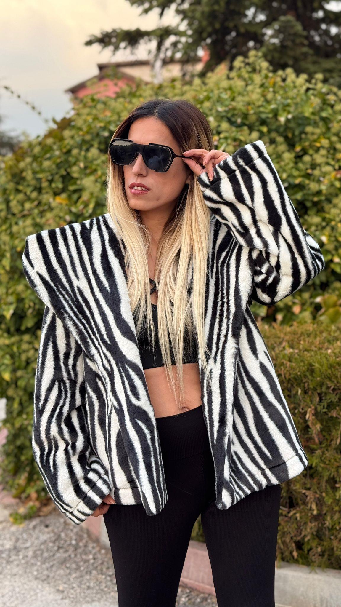 ZEBRA DESEN KISA KÜRK MONT