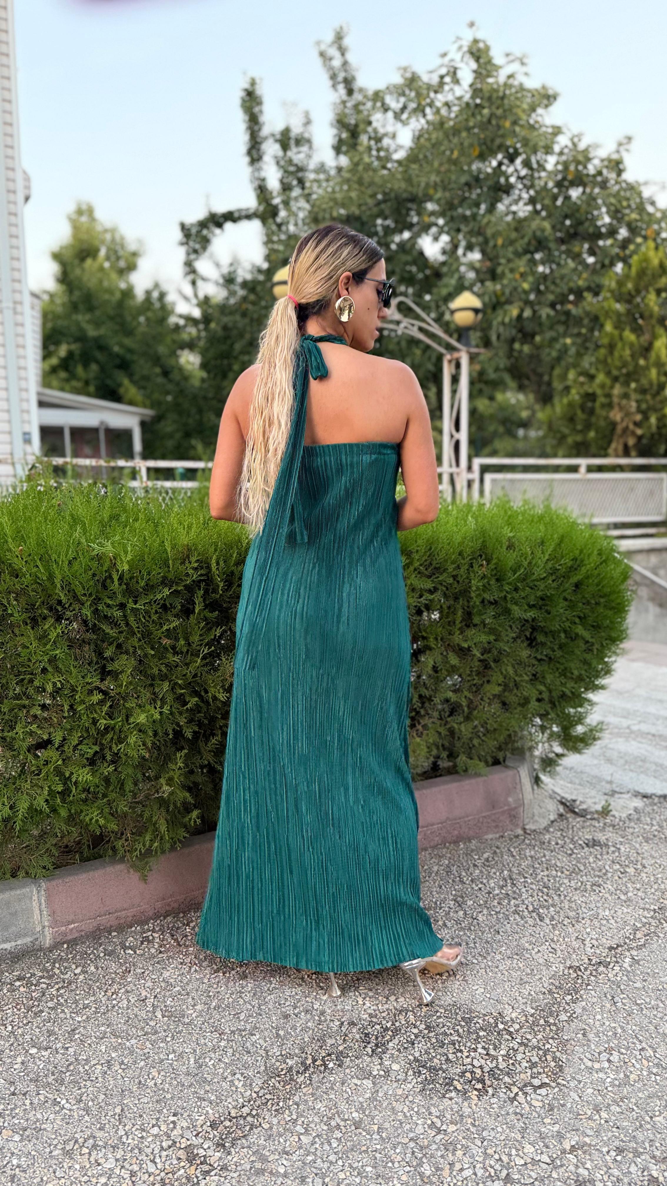 Zümrüt Yeşili Saten Pilise Göğüs Kuplu Boyundan Bağlamalı Uzun Elbise