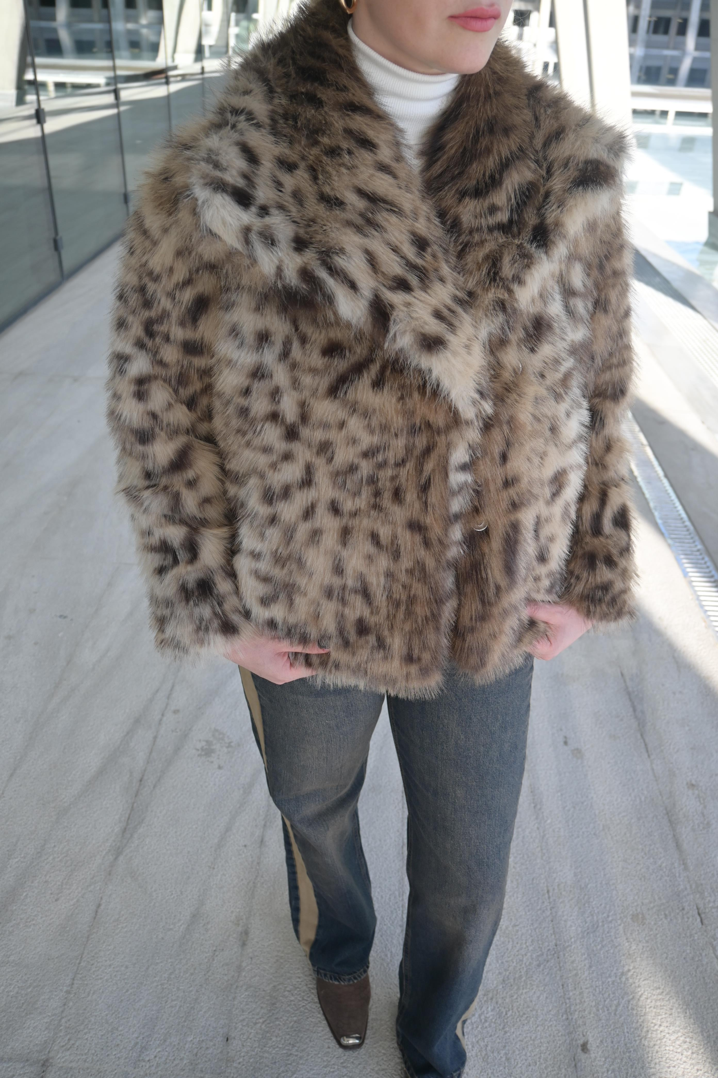 LEOPAR DESENLİ KÜRKMONT