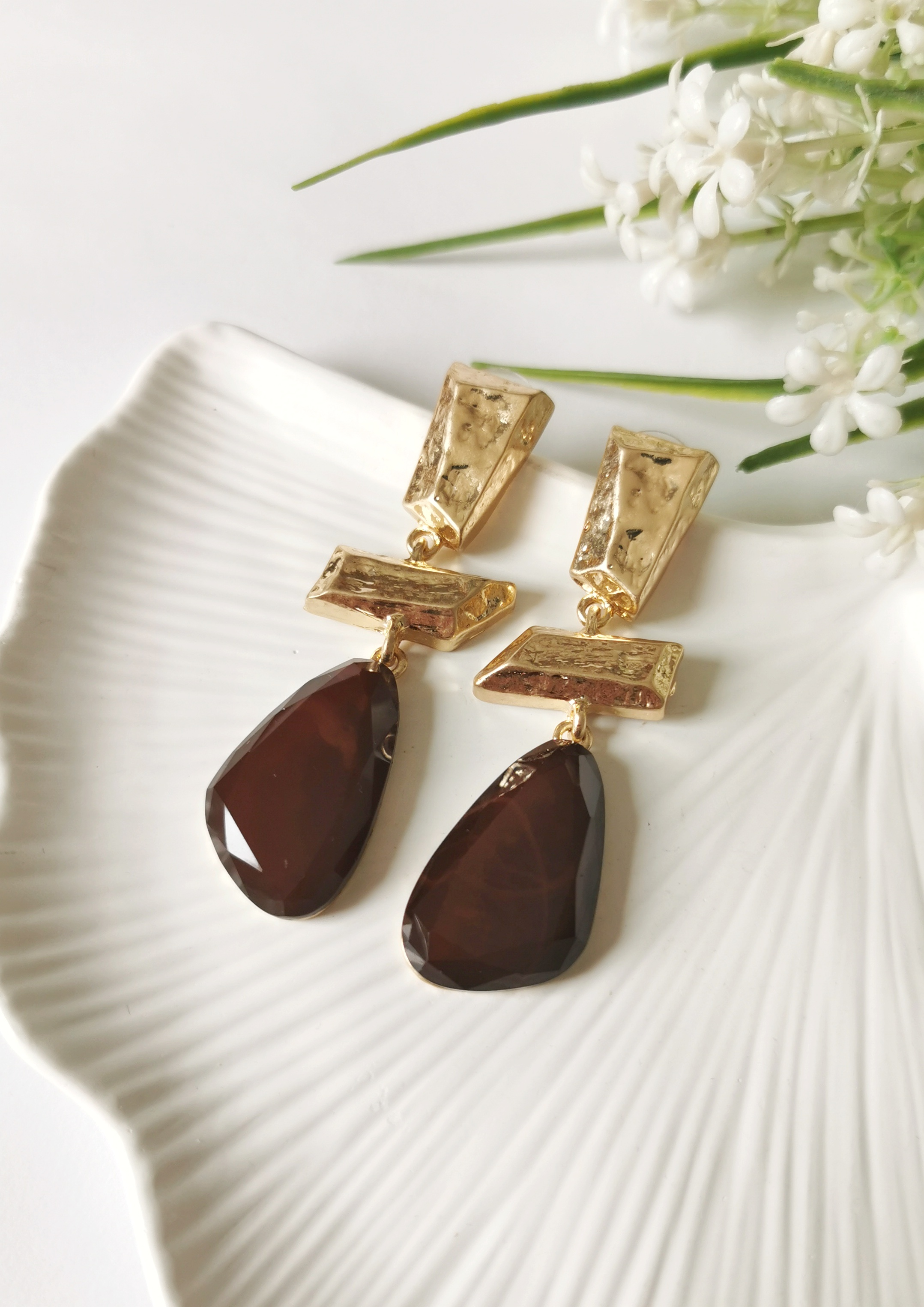 Brown Stone Sallantılı Küpe