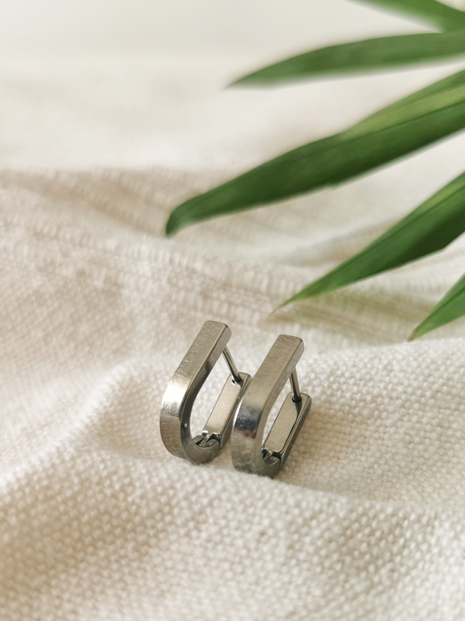 Çelik U Erkek Küpe 