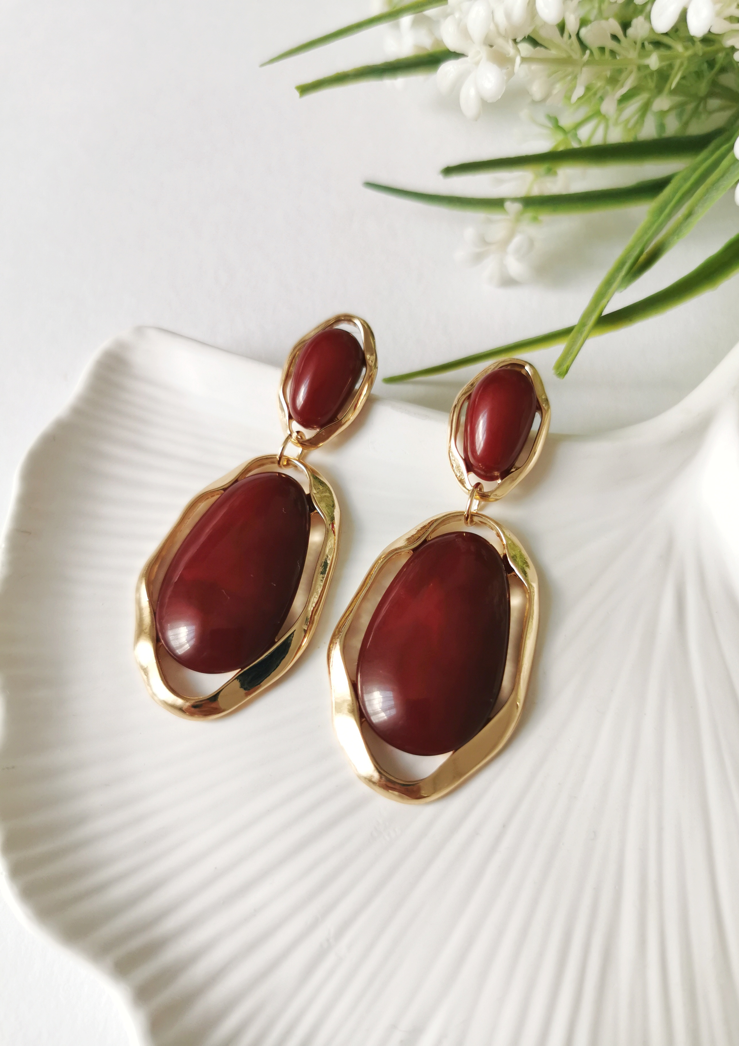 Eclipse Oval Sallantılı Küpe Bordo