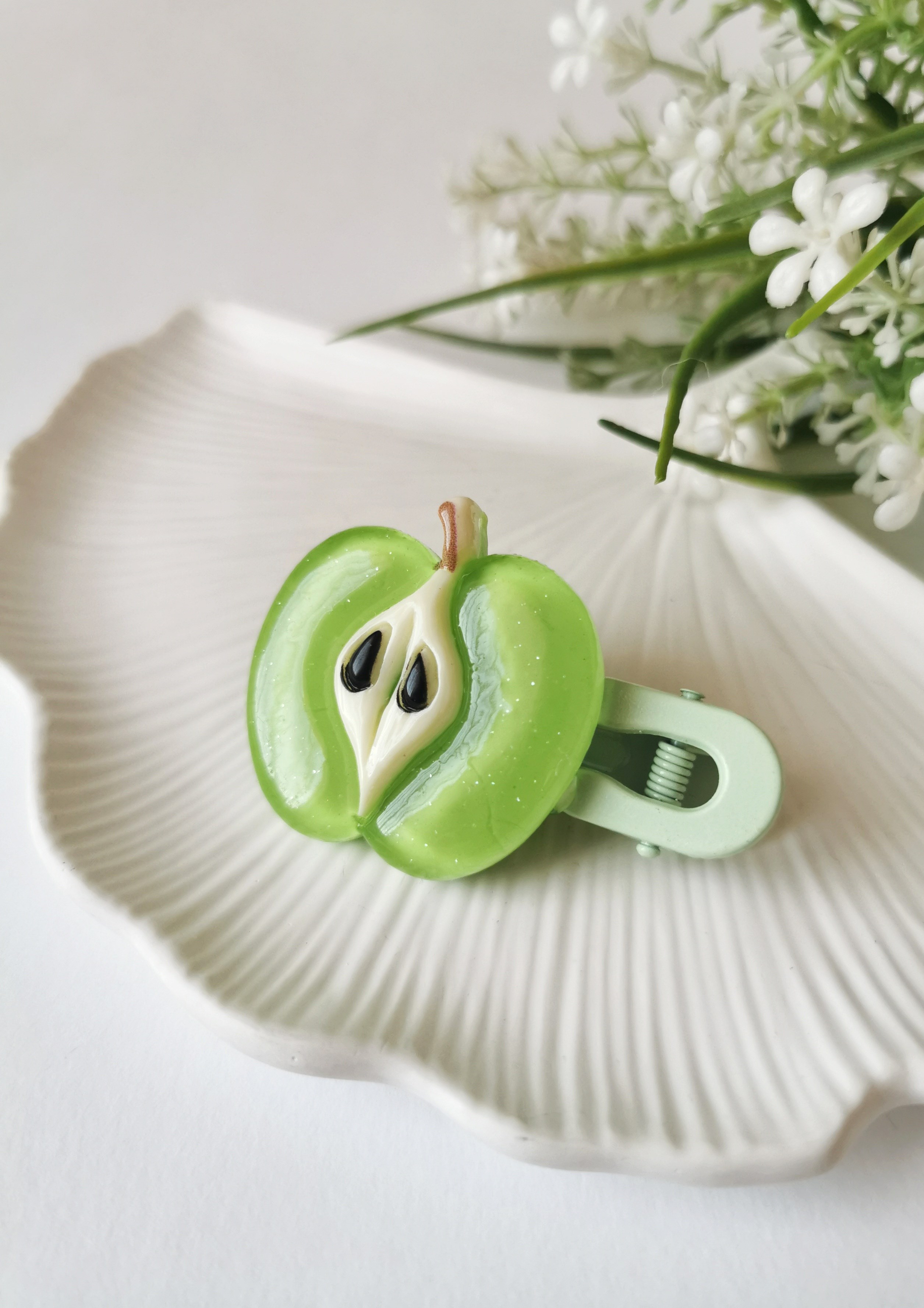 Elma Figürlü Pensli Çocuk Tokası 6x4 cm
