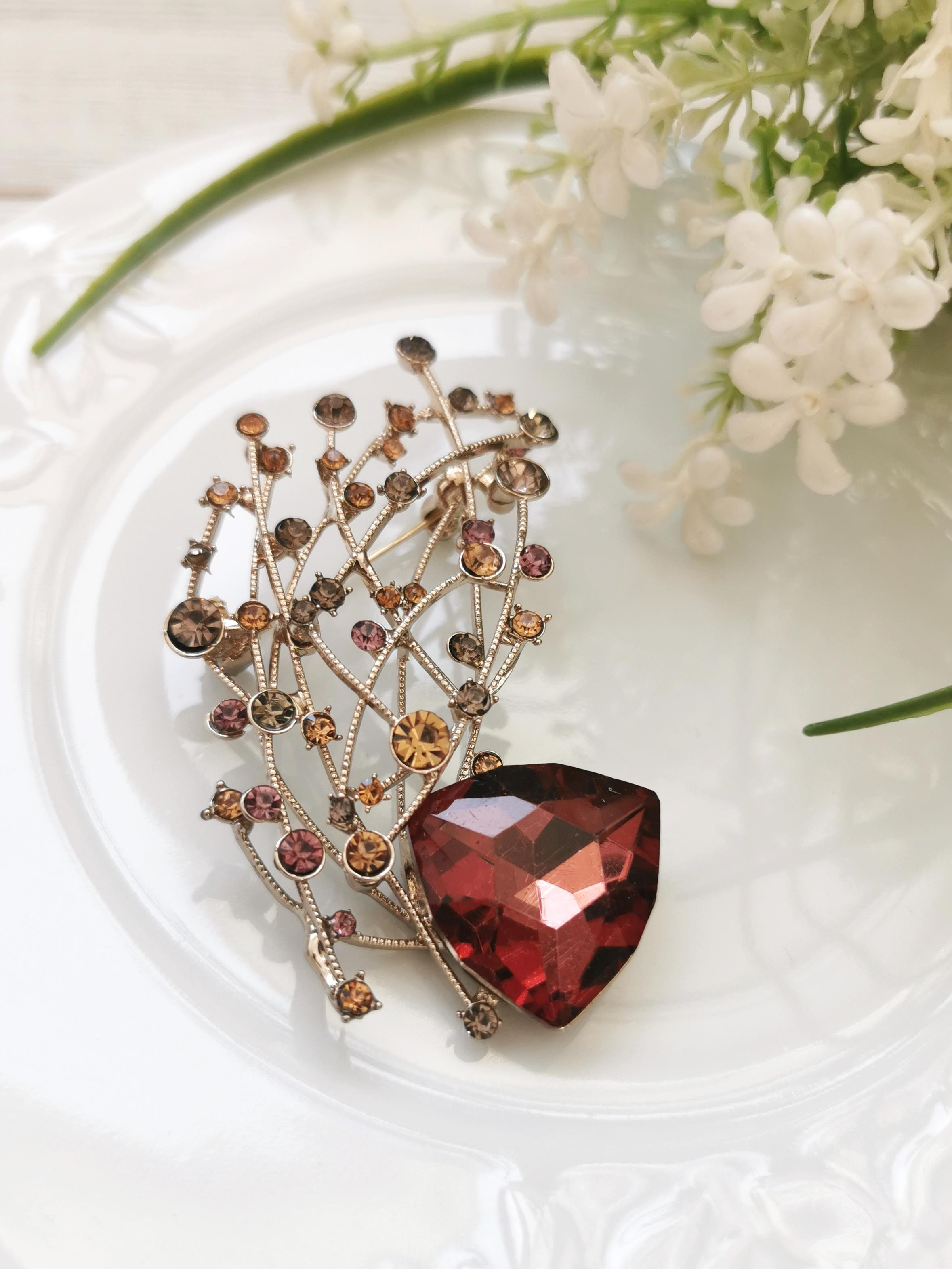 Gizemli Bahçe Broş