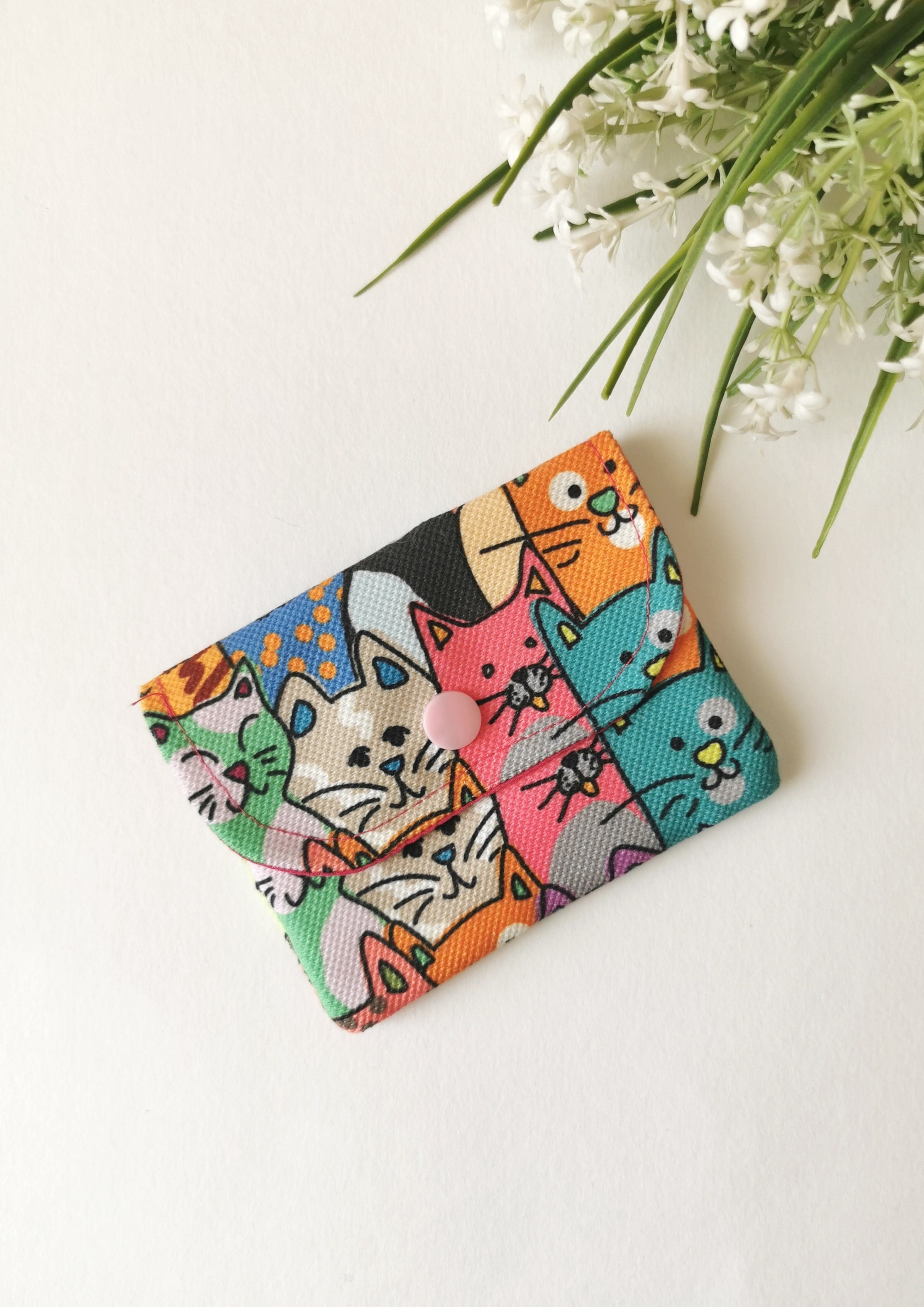 Halley Concept Renkli Kedi Desenli Pamuklu Kumaş Çıtçıtlı Cüzdan | Kartlık 11,5x8,5 cm