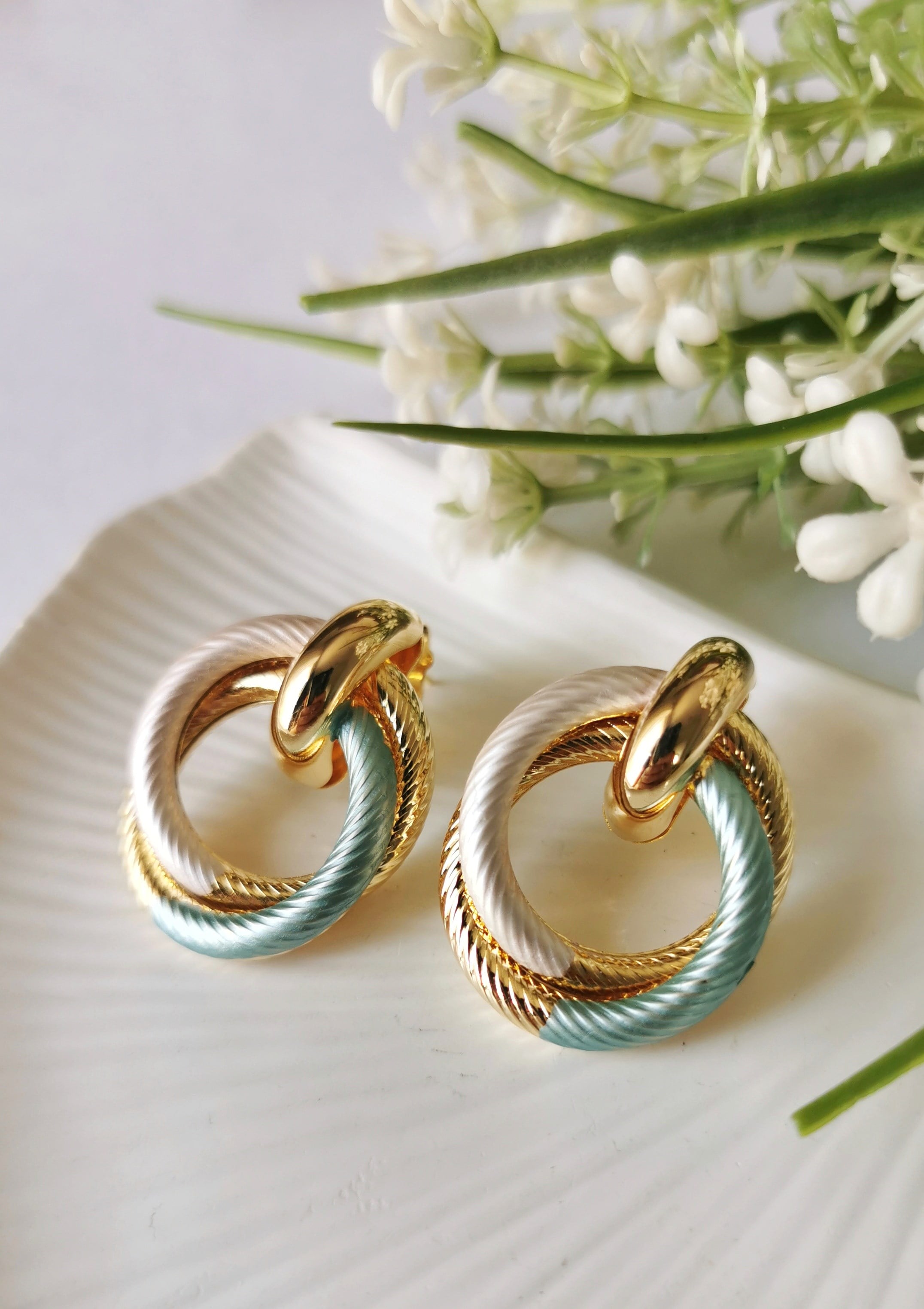Helix Örgü Desenli Çelik Küpe 3x2,5 cm – Buz Turkuazı