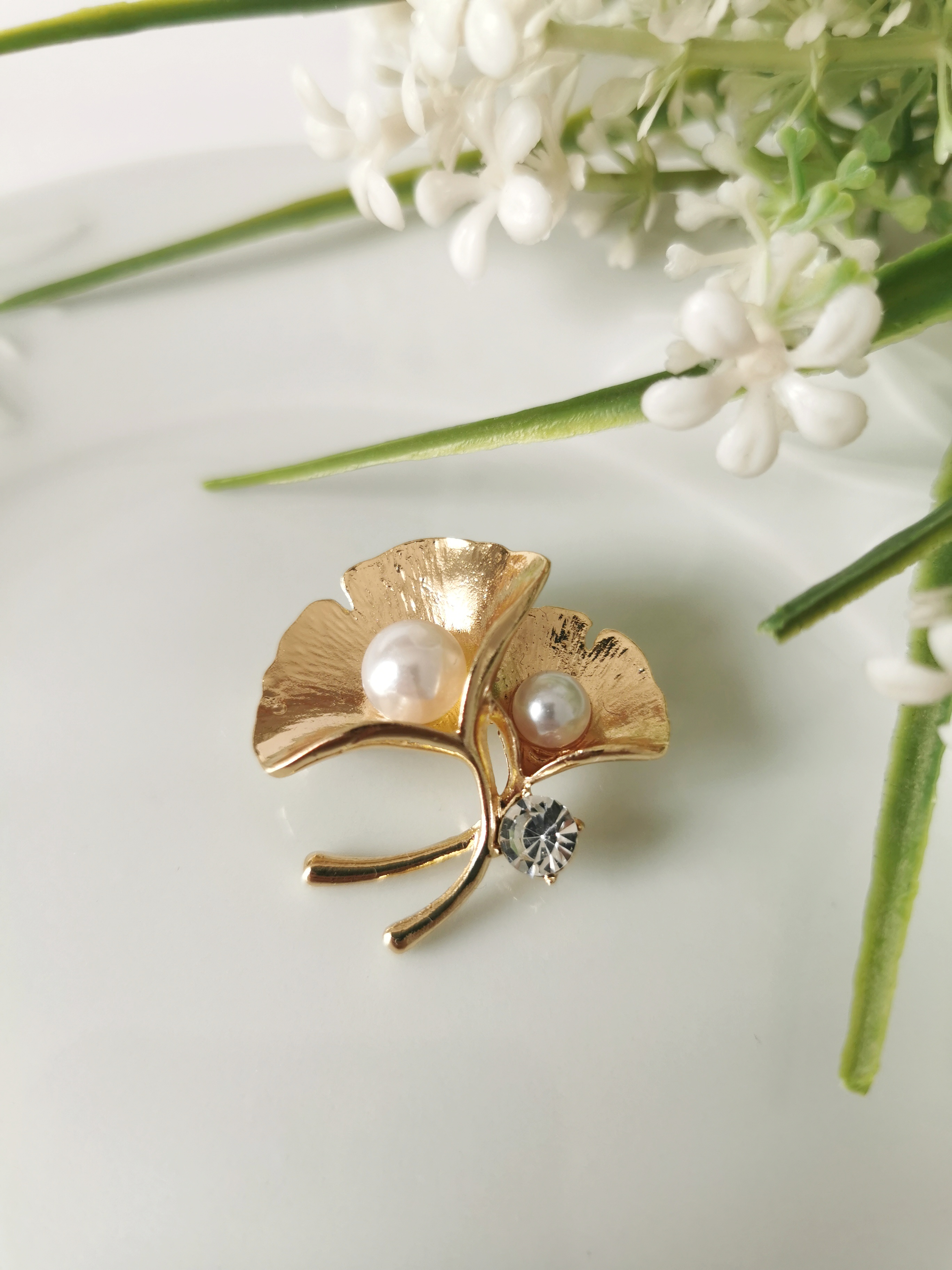 İncili Gingko Broş