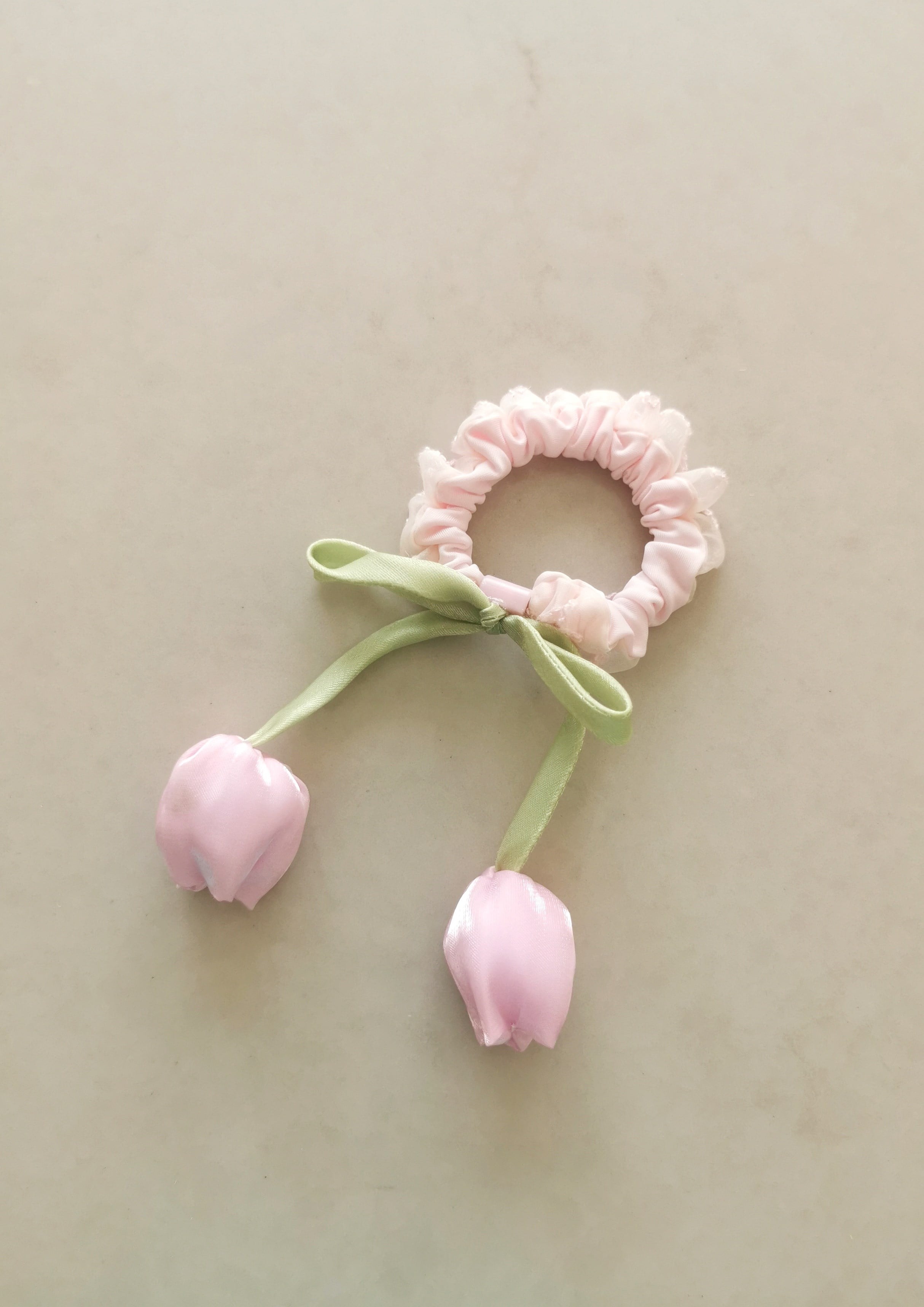 Lale Detaylı Pembe Kumaşlı Lastik Toka