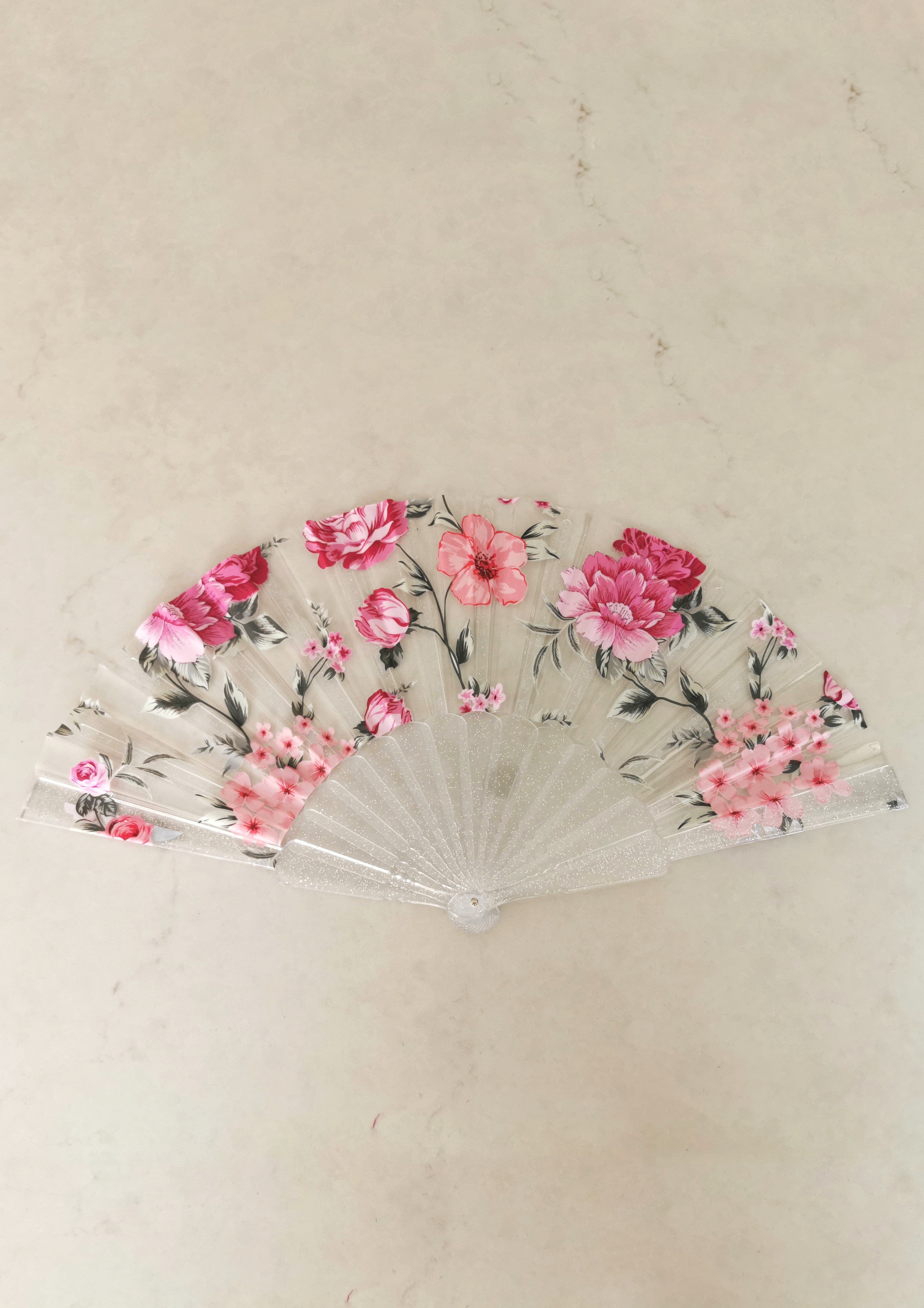 Pembe Çiçek Desenli Simli Şeffaf Pleksi El Yelpazesi | Katlanabilir Yazlık Yelpaze