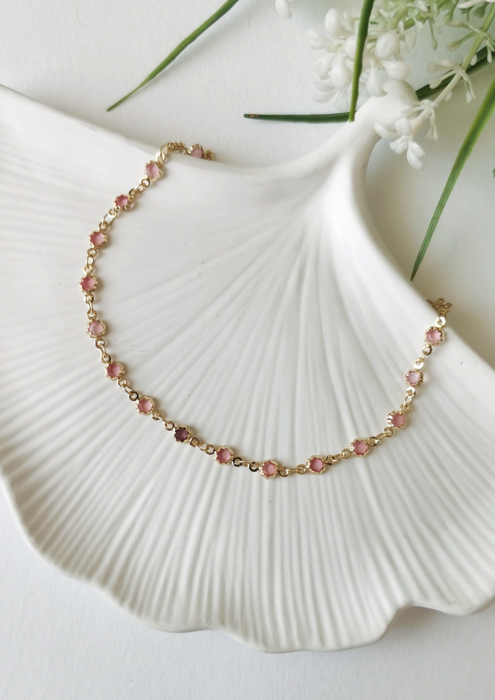 Pembe Çiçek Taş Detaylı Gold Çelik Halhal 23+5 cm