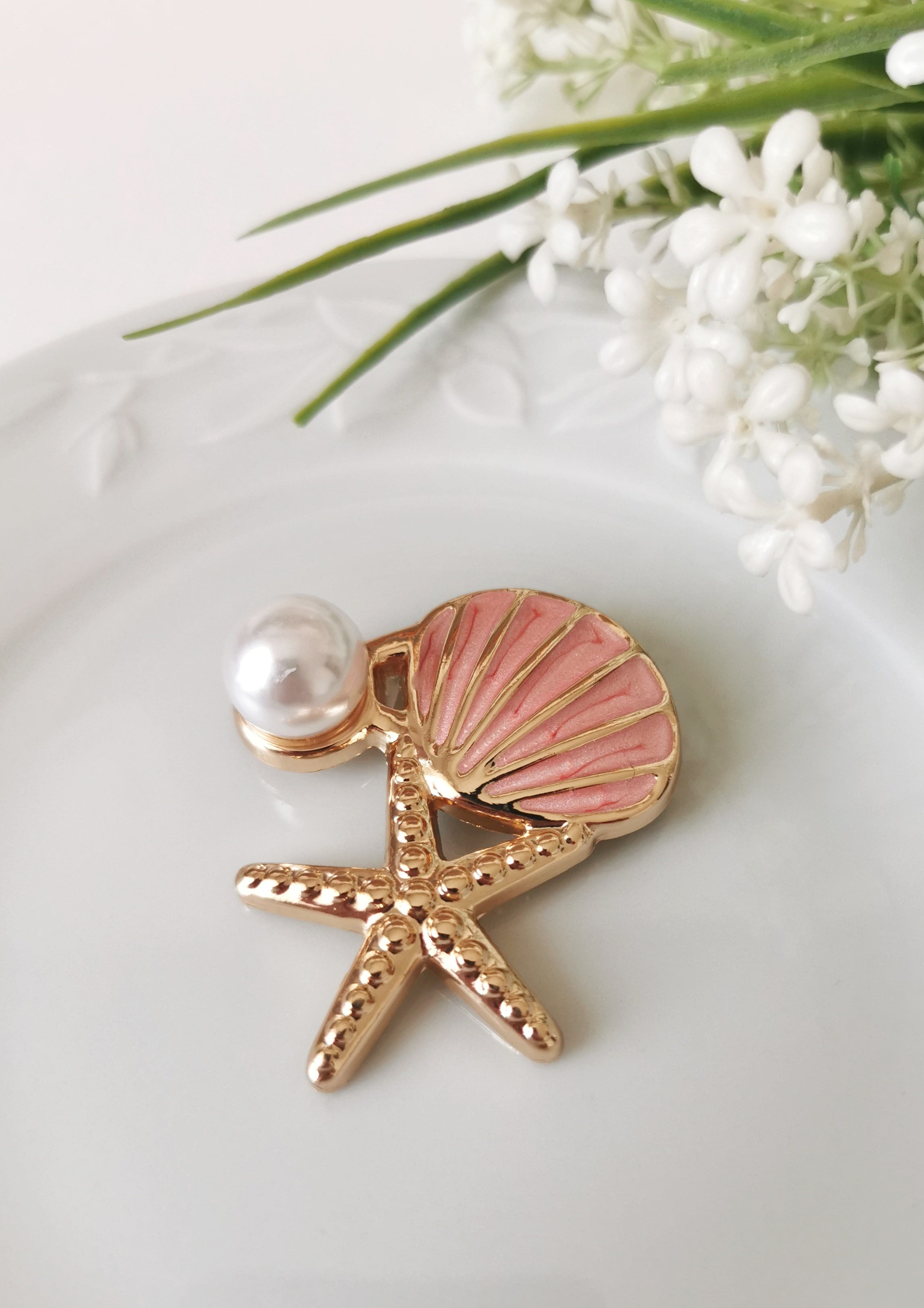 Pembe Deniz Kabuğu ve İnci Detaylı Deniz Yıldızı Broş 5x5 cm