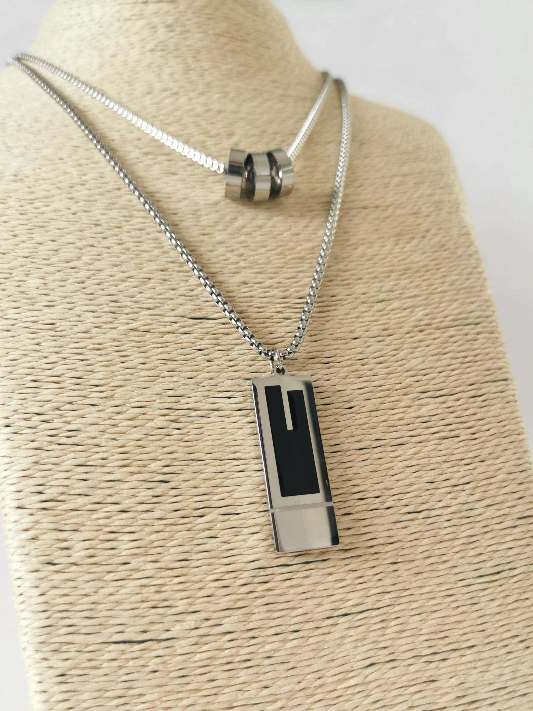 Plaka Detaylı Katmanlı Unisex Çelik Kolye