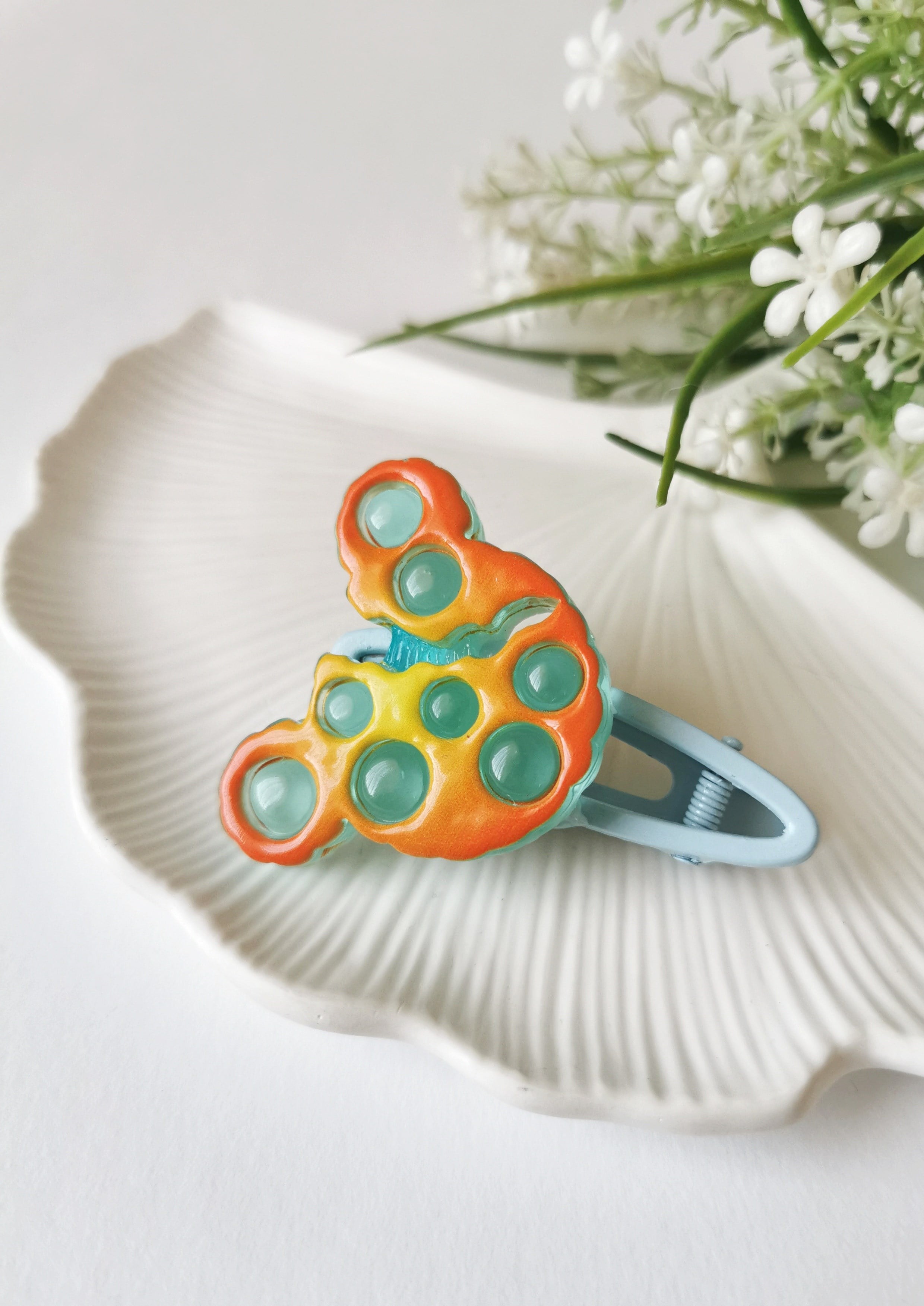 Renkli Sevimli Figür Detaylı Mavi Pensli Çocuk Tokası 6 x 4,5 cm