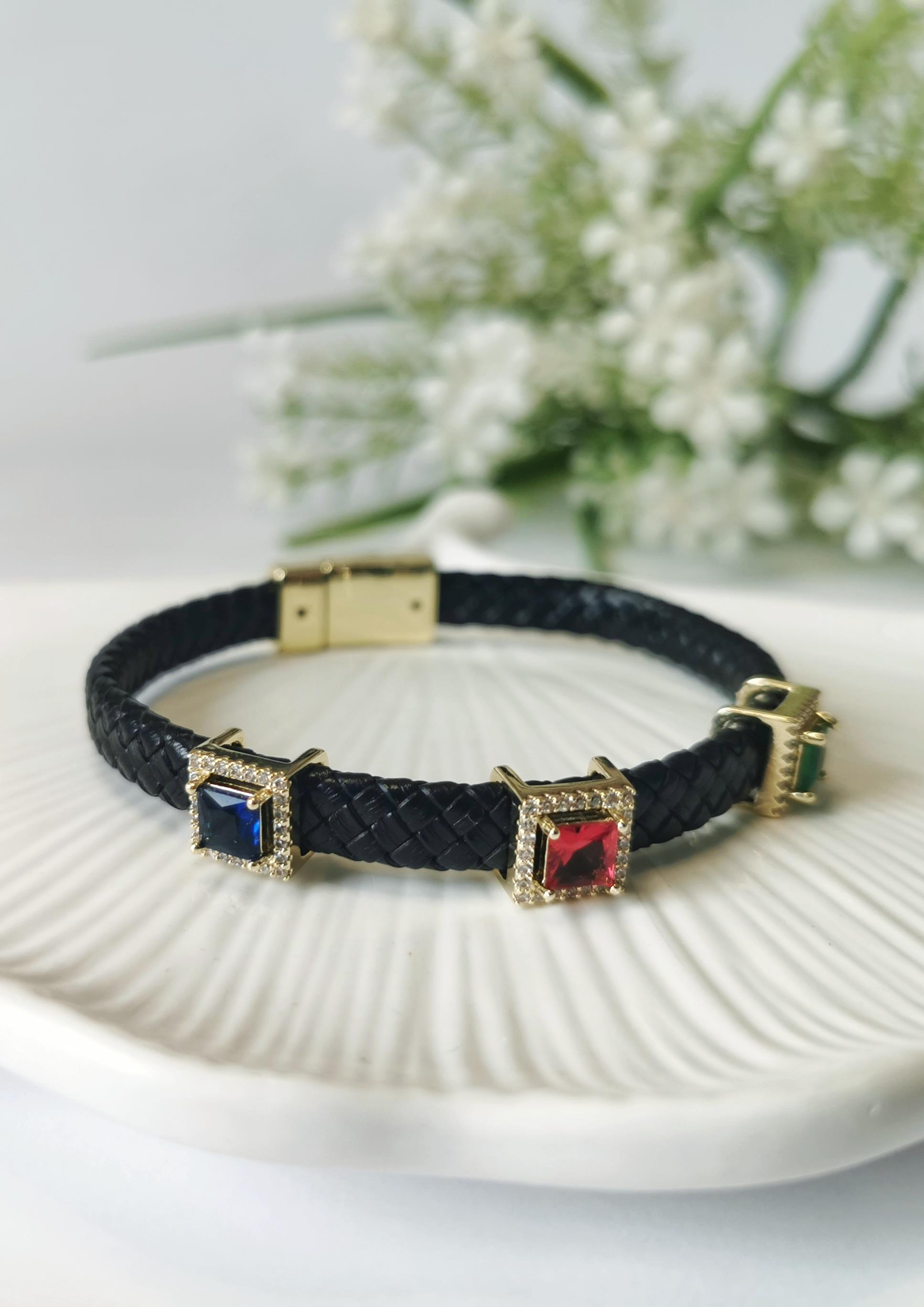 Renkli Zirkon Taşlı Paslanmaz Çelik Detaylı Siyah Örgü Deri Bileklik