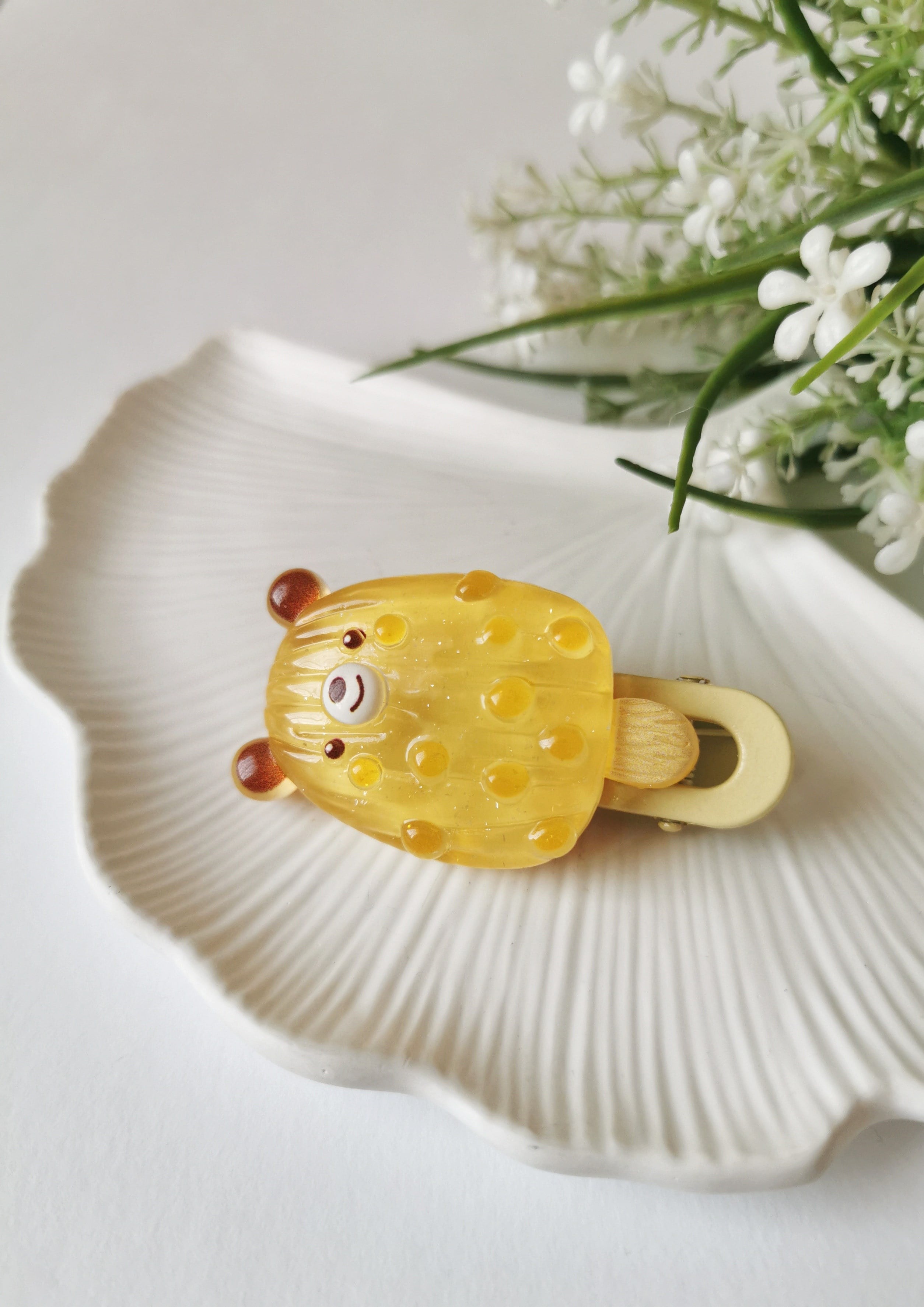 Sarı Ayıcık Figürlü Dondurma Çocuk Tokası 6 x 3,5 cm