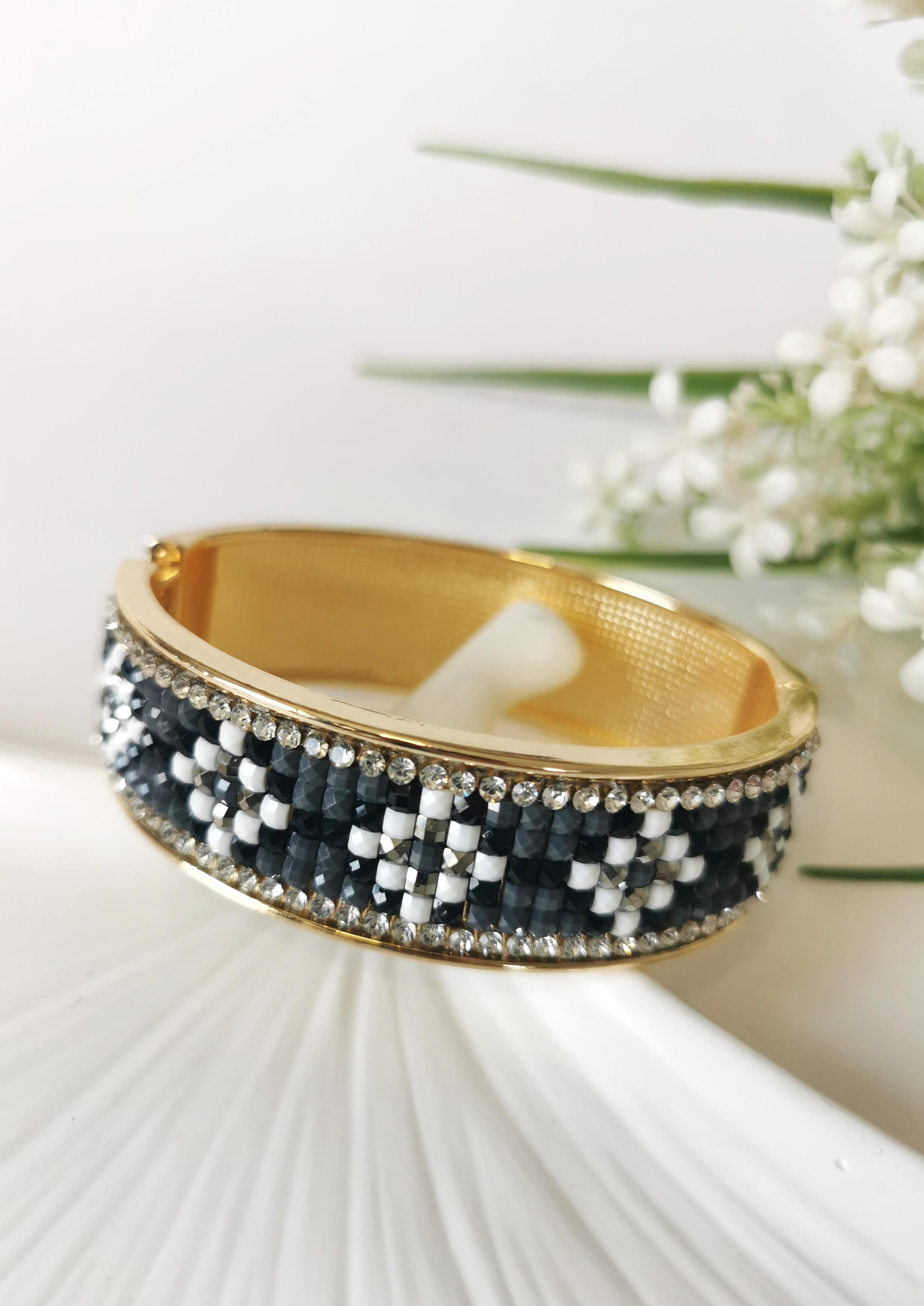 Taş İşlemeli Gri Kelepçe