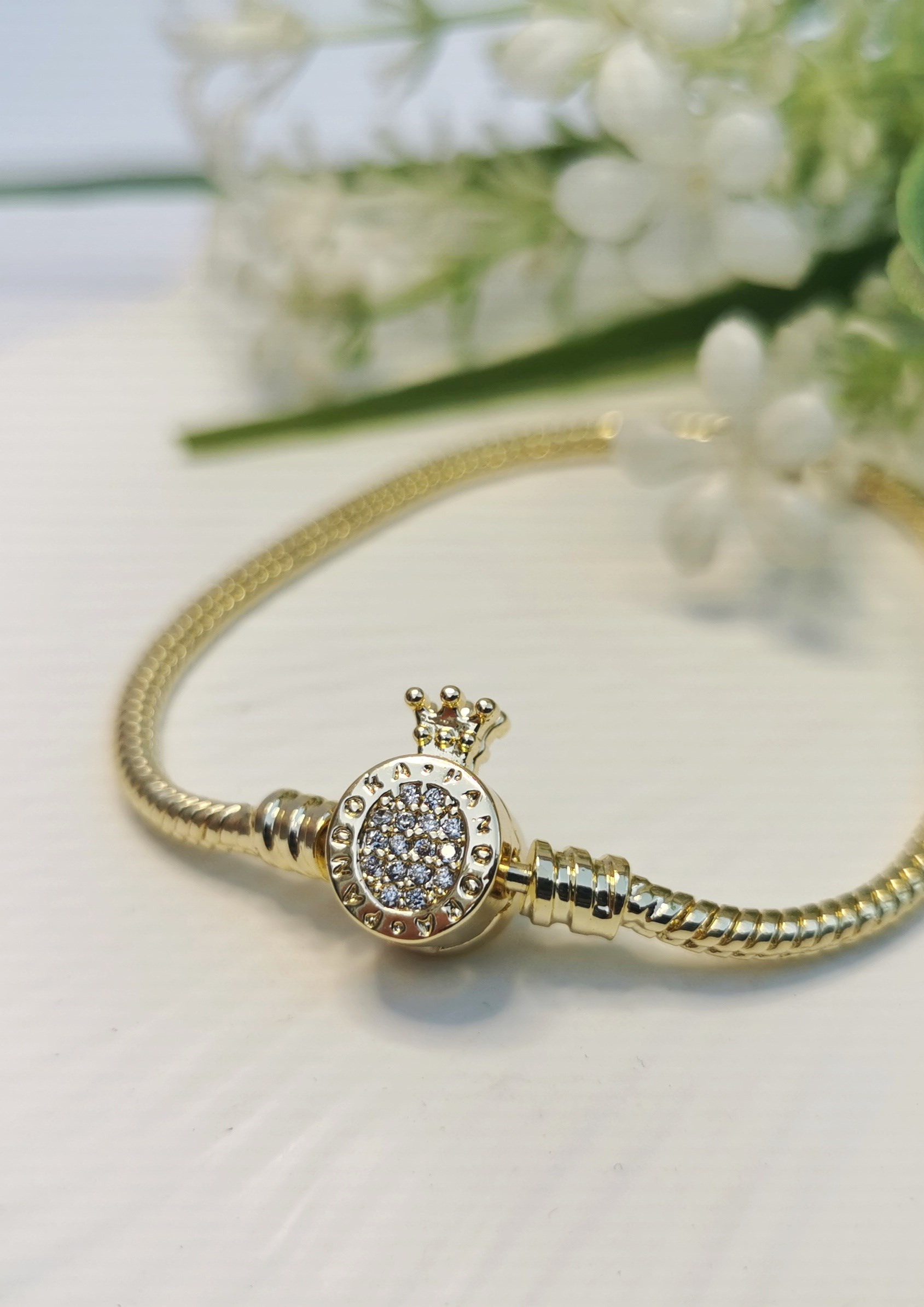VIP 14K Taç Detaylı Gold Charm Bileklik