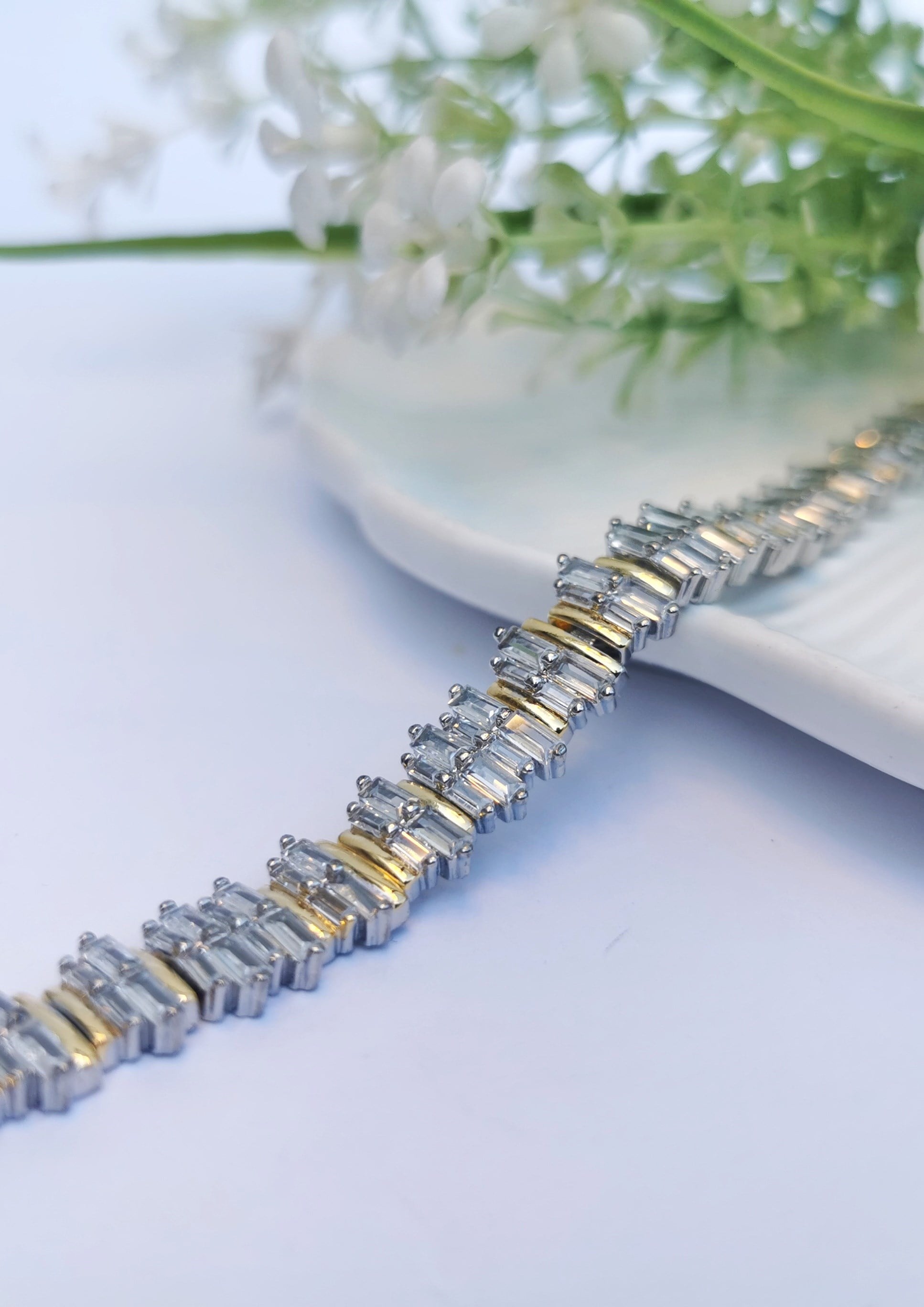 VIP Baget Taşlı Gold & Silver Zirkon Çelik Bileklik