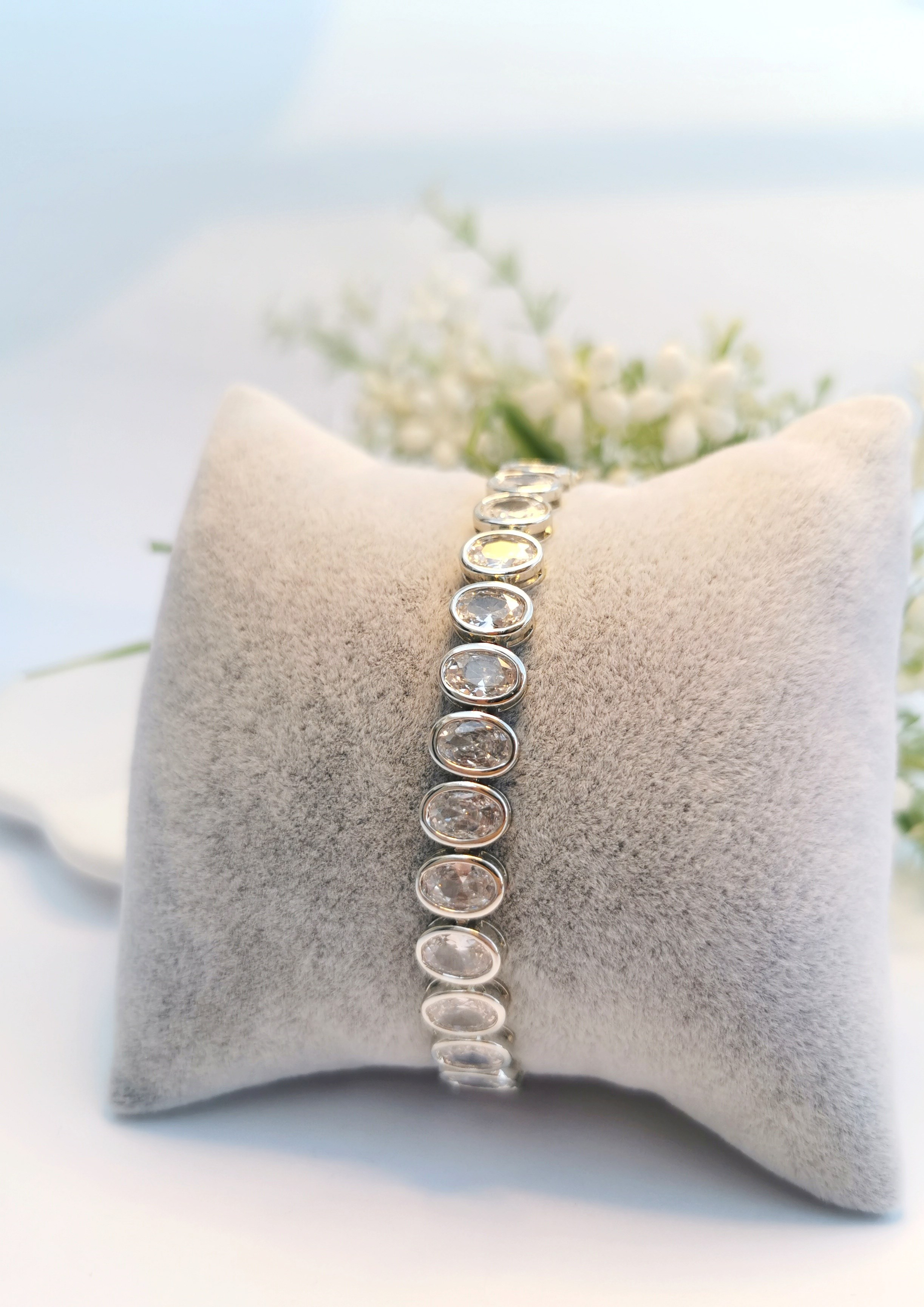 VIP Oval Su Yolu Silver Zirkon Çelik Bileklik