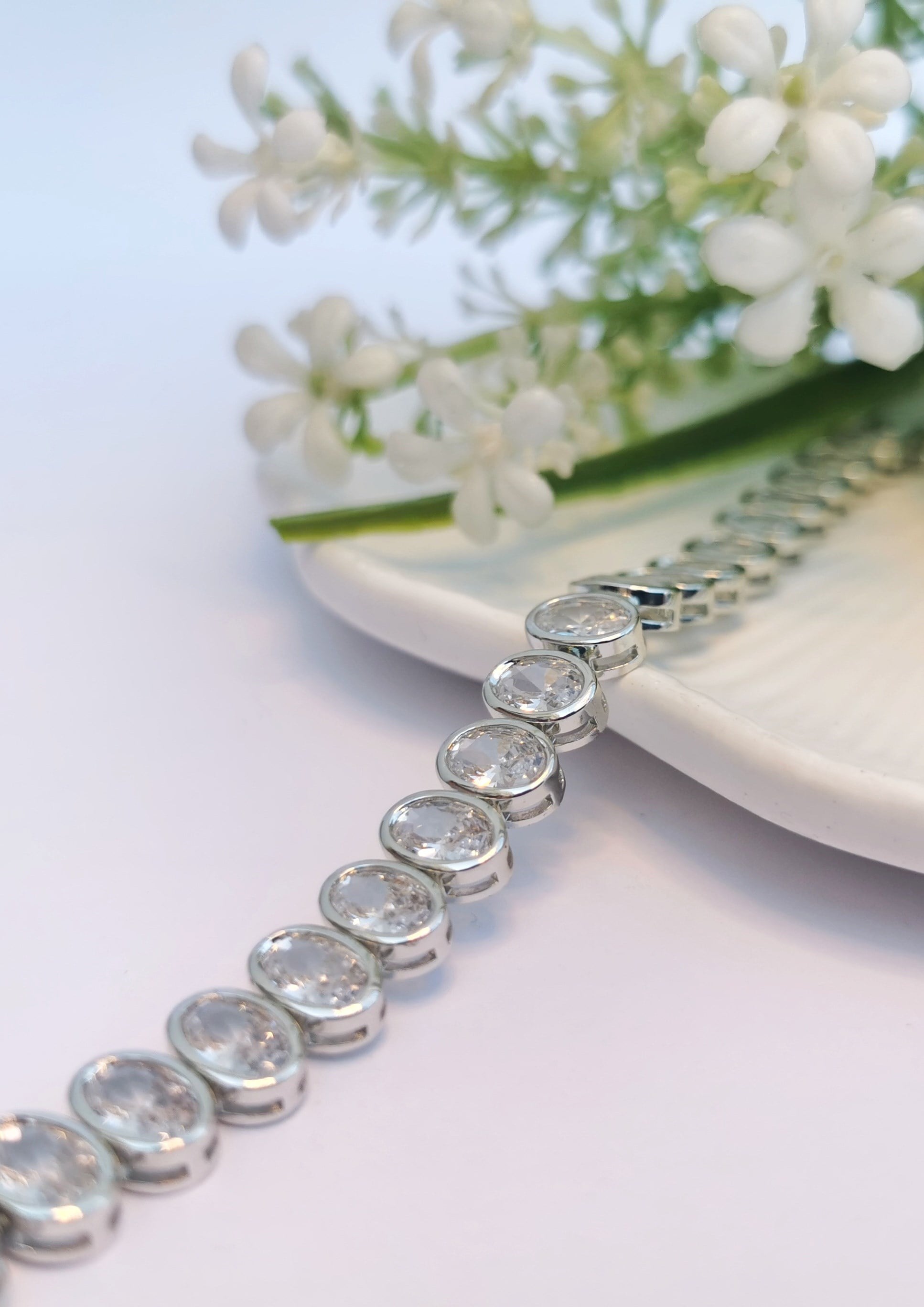VIP Oval Su Yolu Silver Zirkon Çelik Bileklik