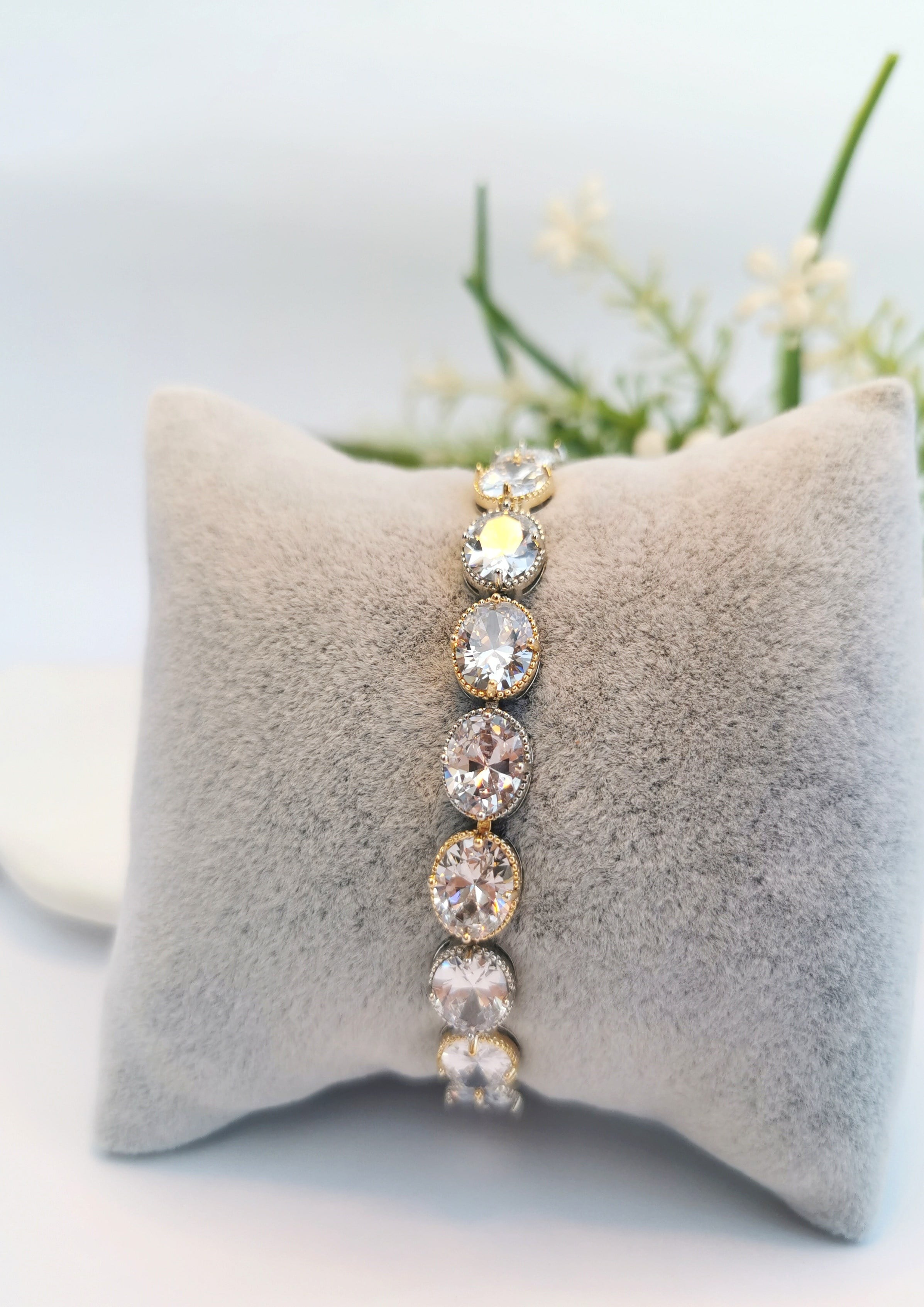 VIP Royal Oval Gold & Silver Zirkon Çelik Bileklik