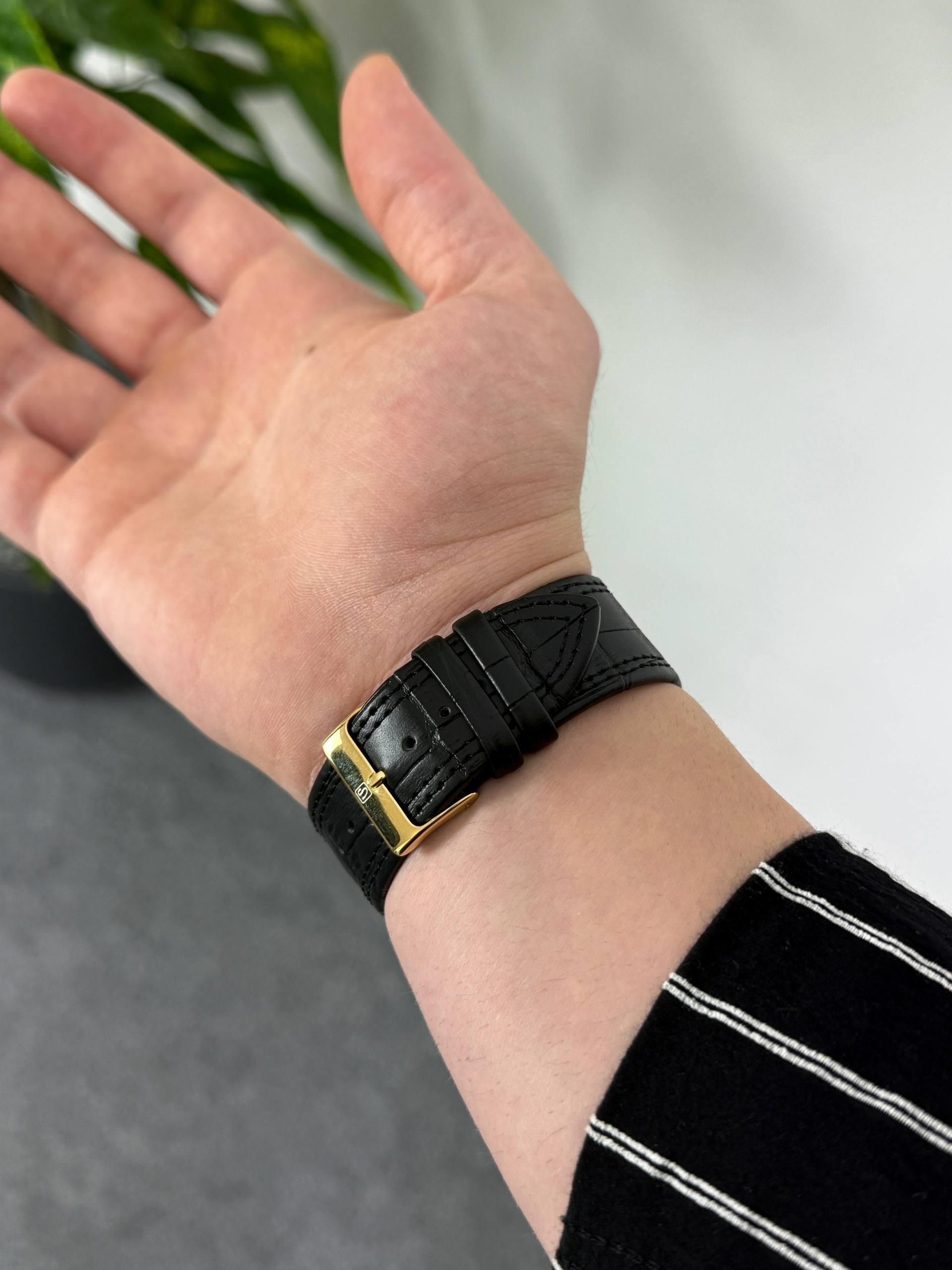 Black 92 S Square Leather Cord Vintage Wristhwatch VV
