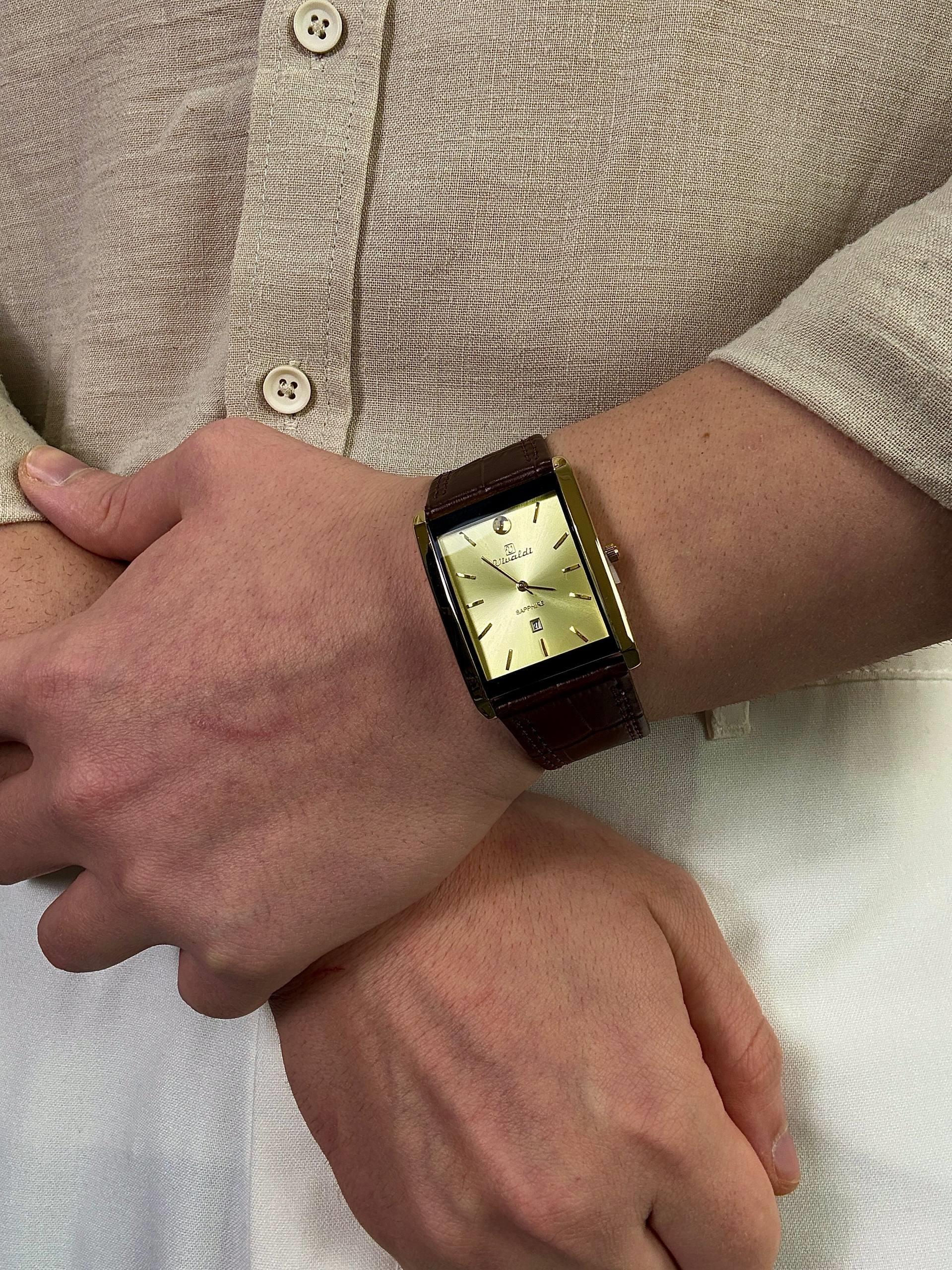 Brown 92 S Square Leather Cord Vintage Wristhwatch VV