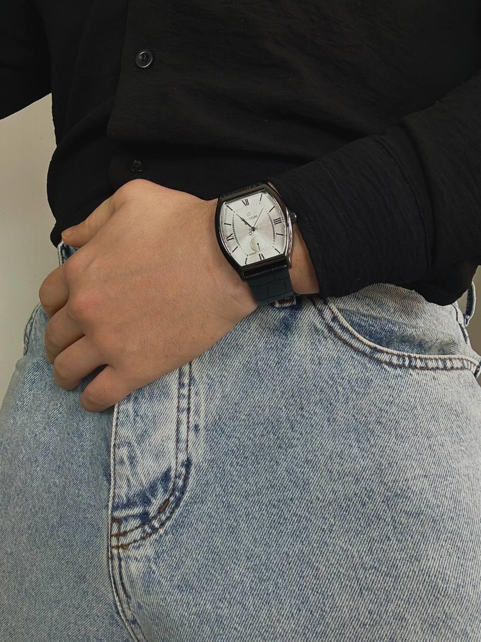 C.S Black Cord Vintage Wristhwatch