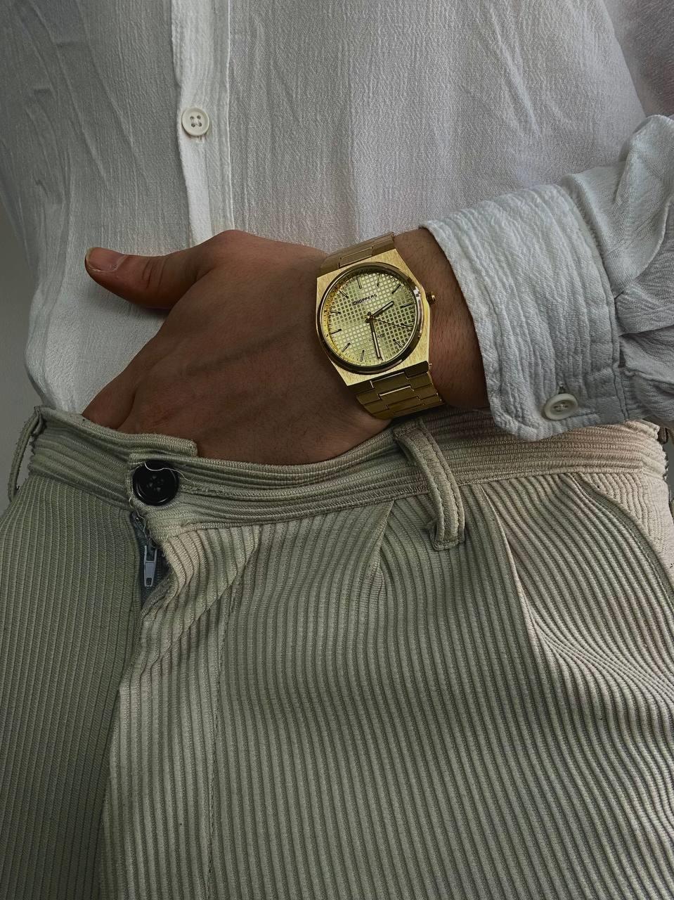C.S Gold White Screen Vintage Wristhwatch