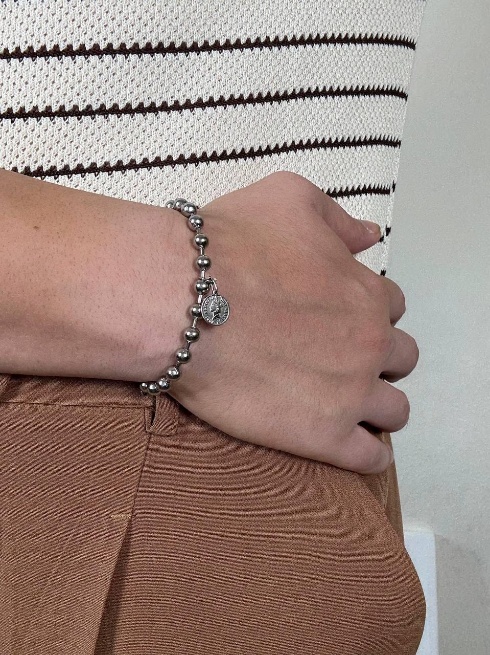 Elizabeth Dot Bracelet