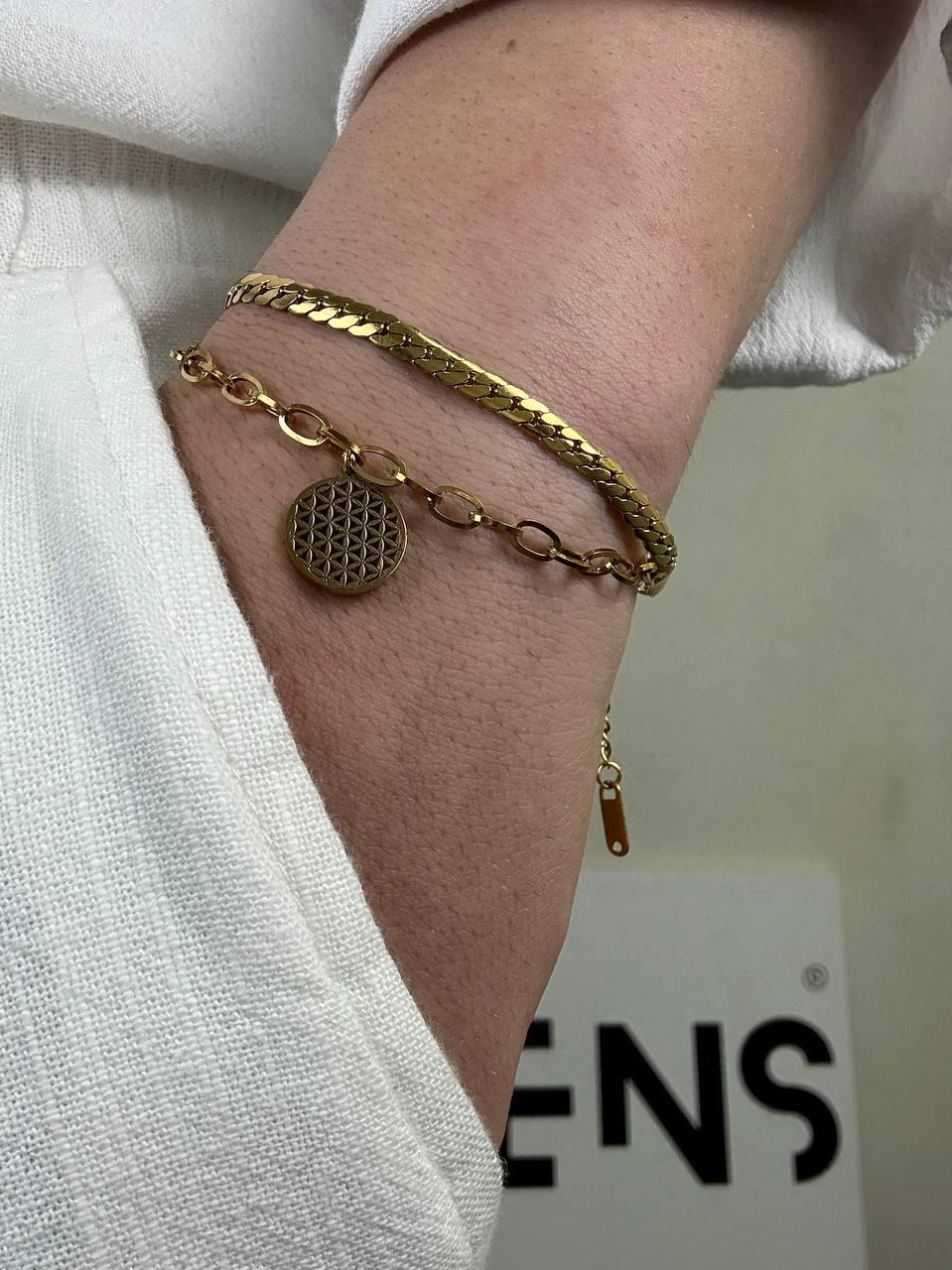 Gold Round Detail Bracelet