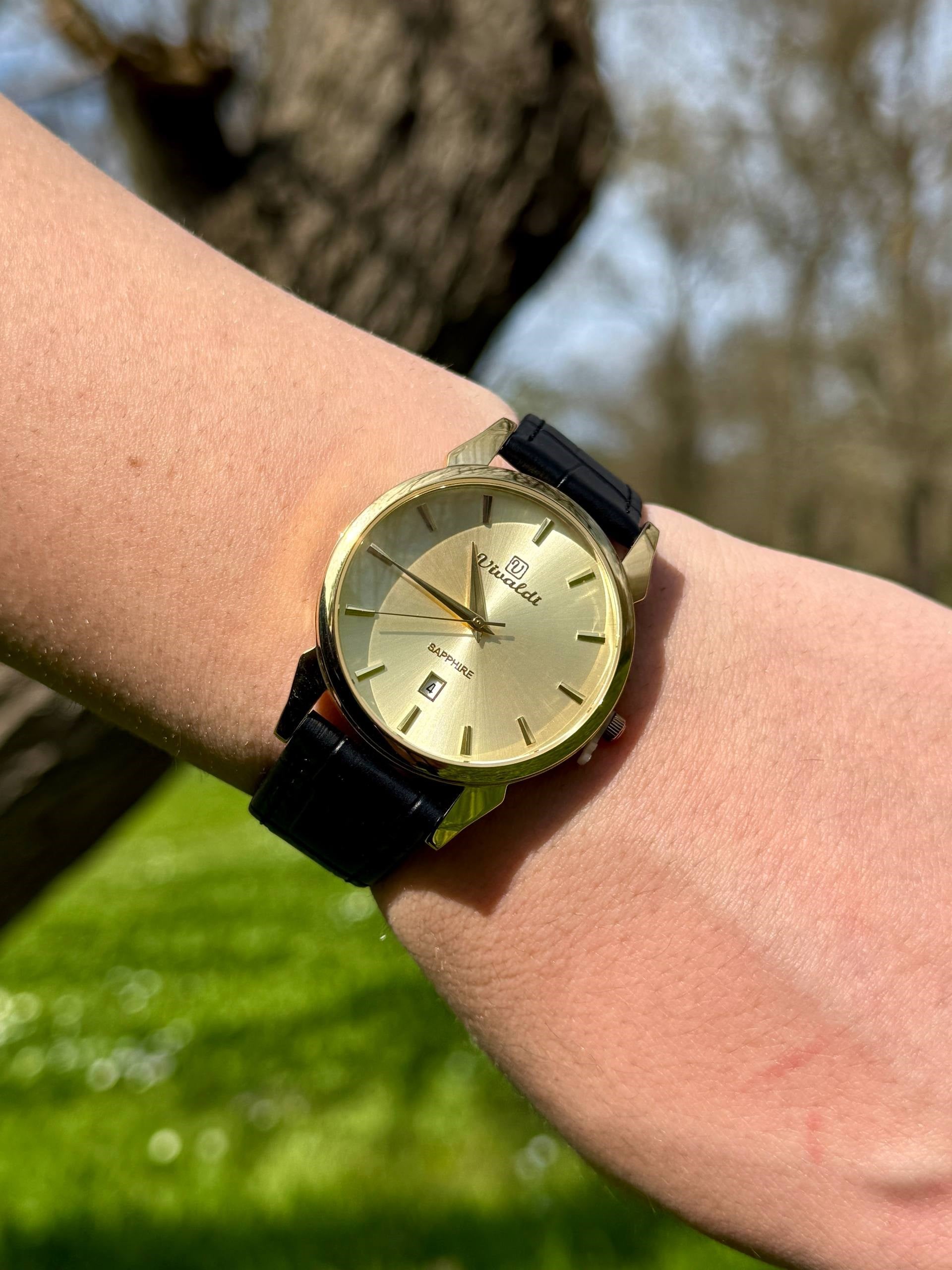 Revon Vintage Leather Cord Wisthwatch