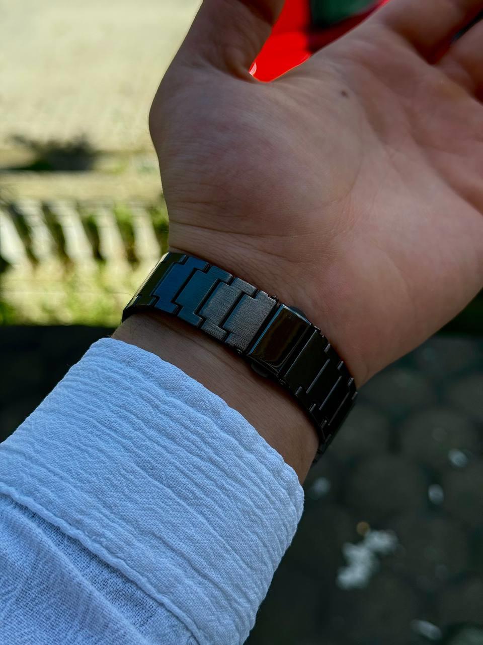 Rose Dial Black Vintage Wristwatch