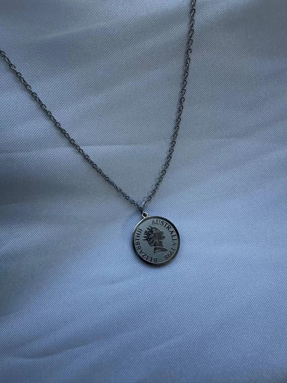 Slim Chain Elizabeth Necklace