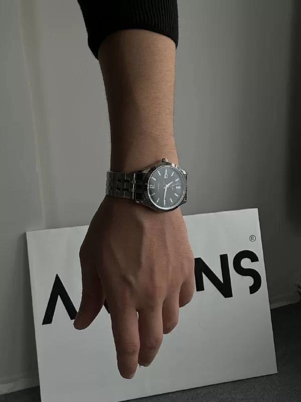 T.T Black Screen Vintage Wristhwatch