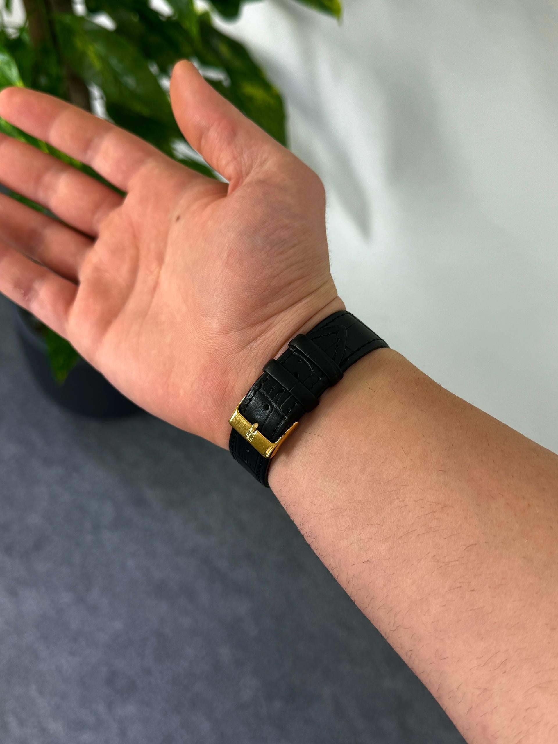 Vivaldi Vesta Leather Cord Vintage Wristhwatch