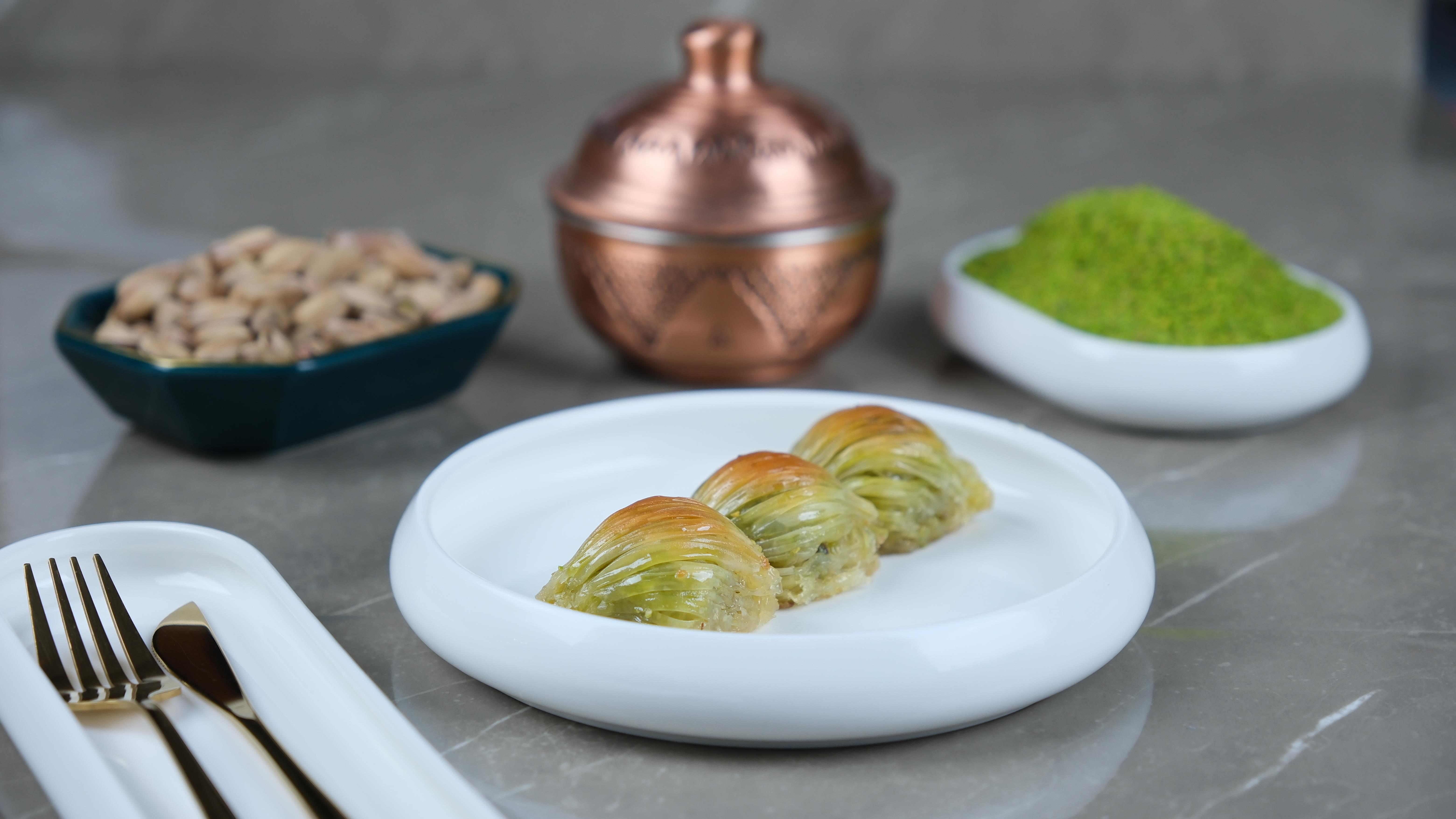 Fıstıklı Midye Baklava