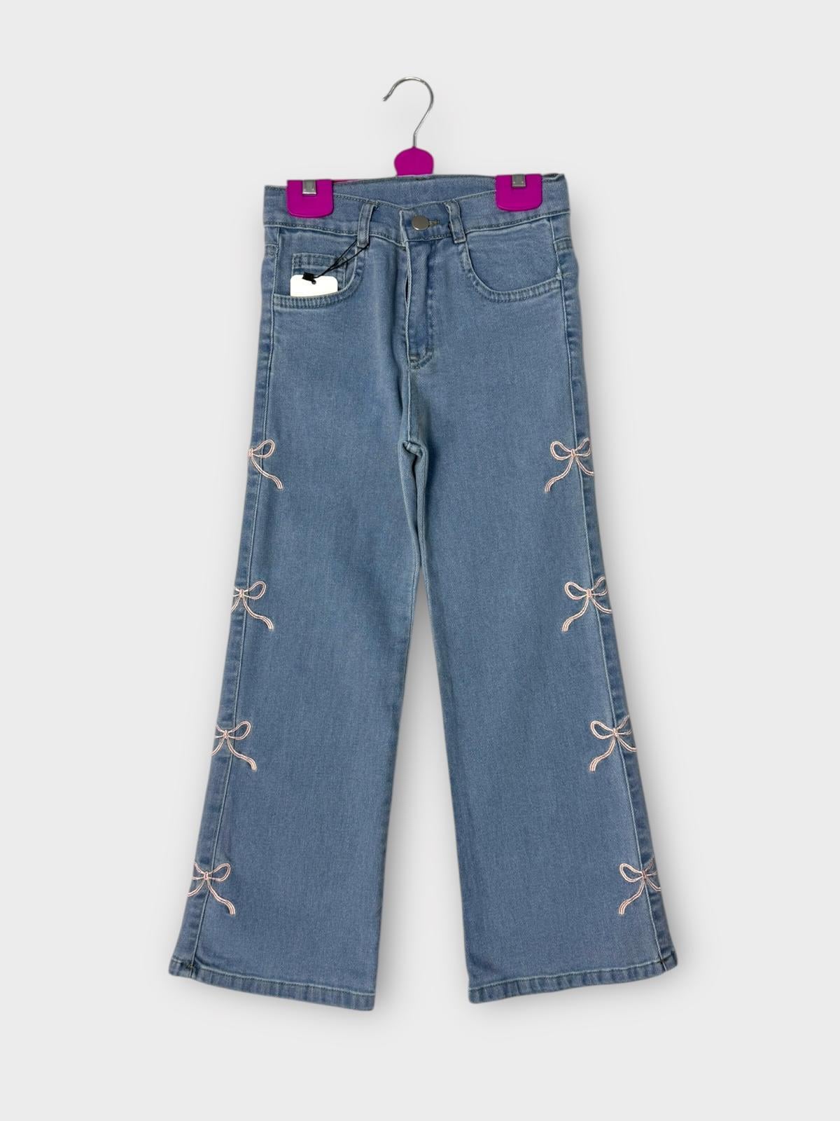 Fiyonk İşlemeli Kot Pantolon Açık Mavi