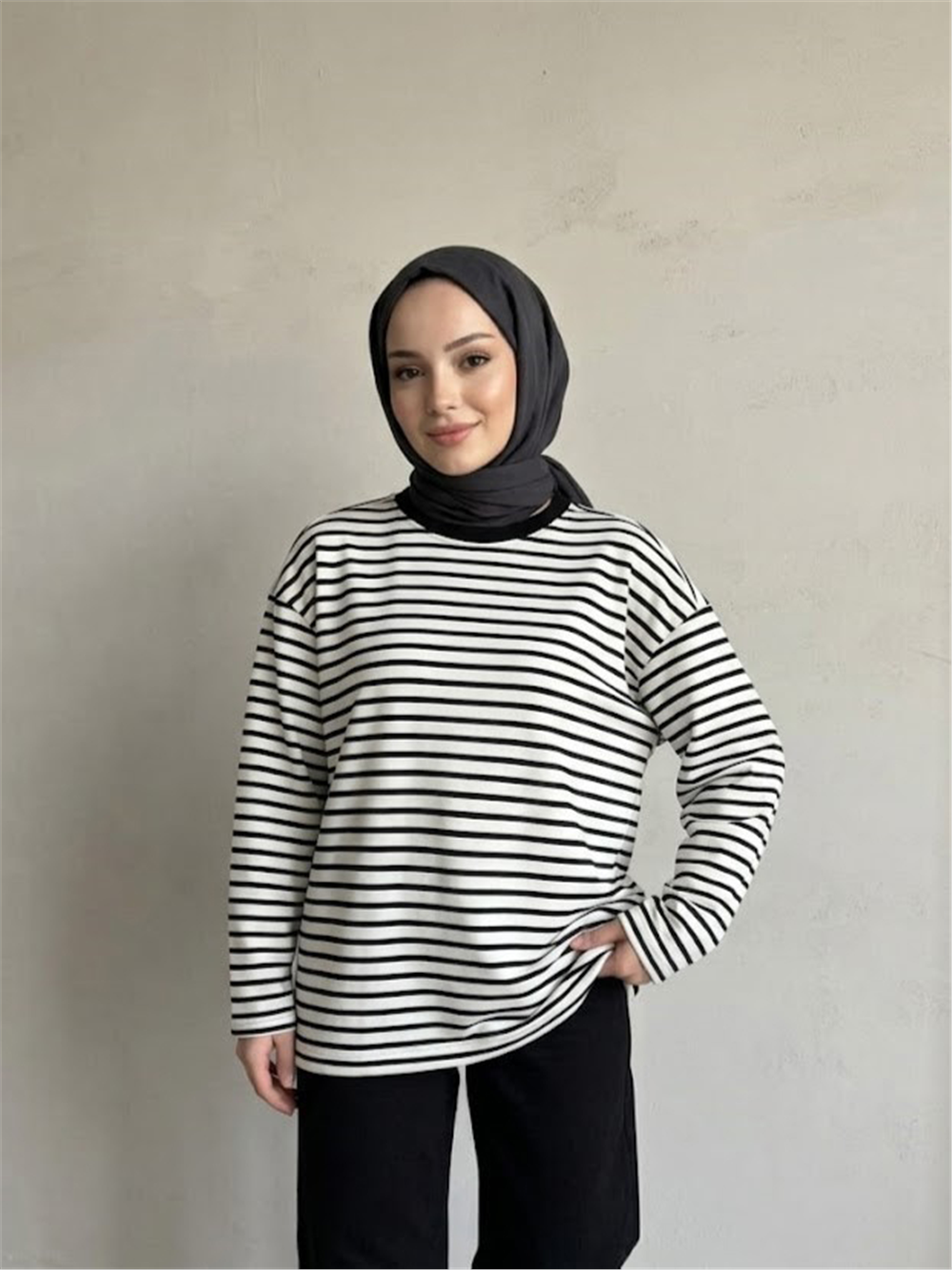 İlgın Genç Kız Çizgili Oversize Sweatshirt Siyah