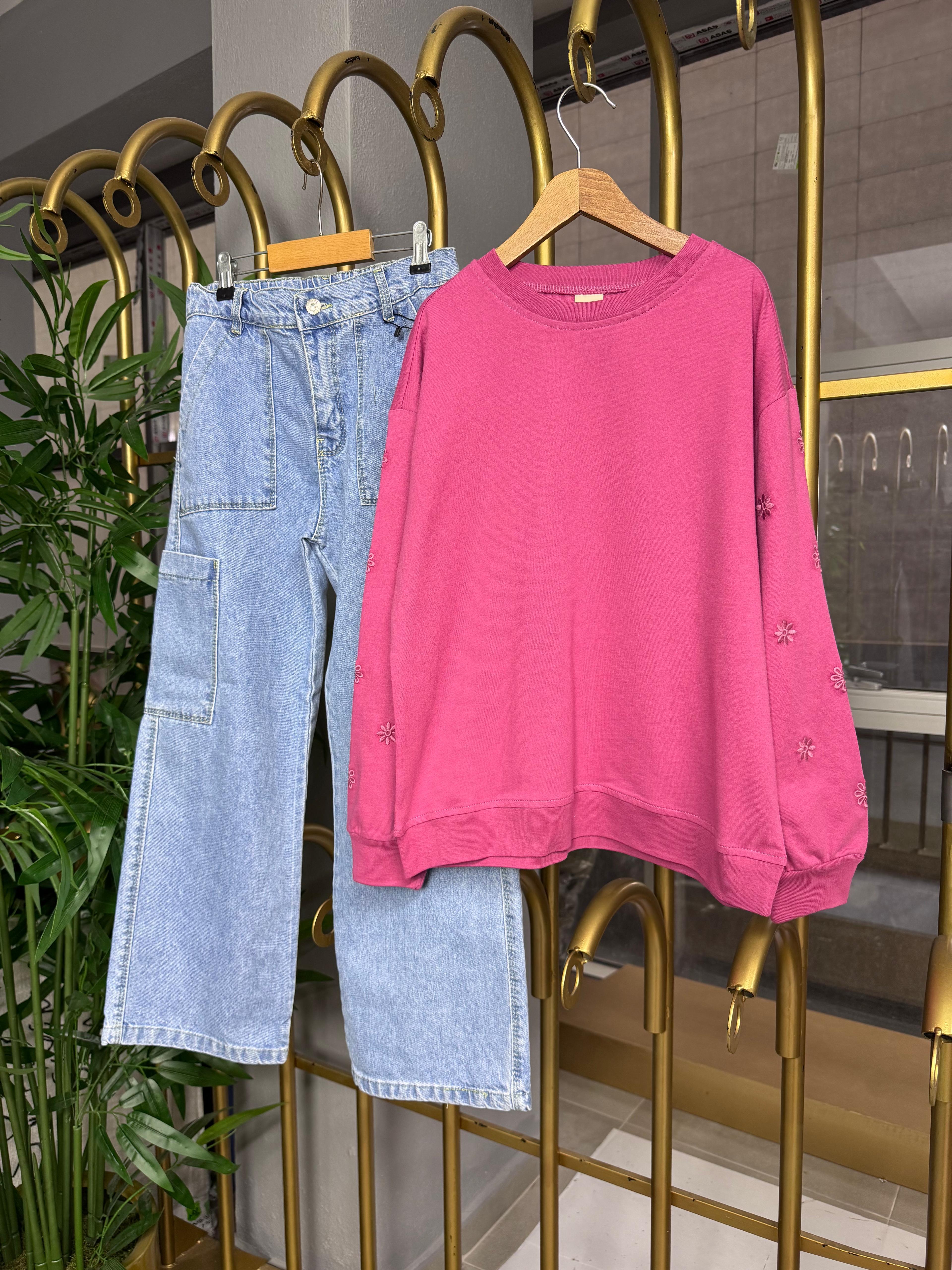 Kolları Çiçek Nakışlı Sweat Mürdüm