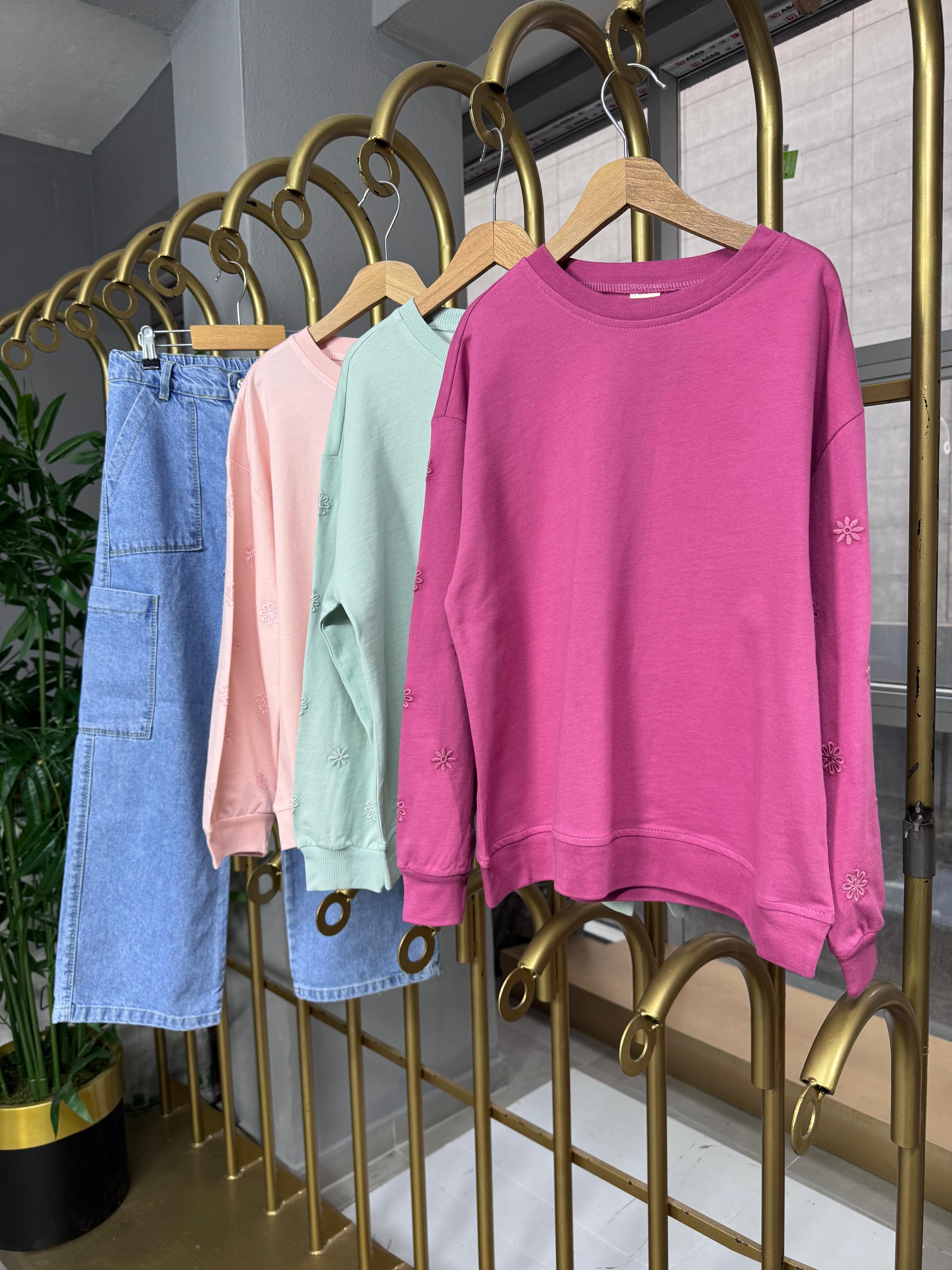 Kolları Çiçek Nakışlı Sweat Somon