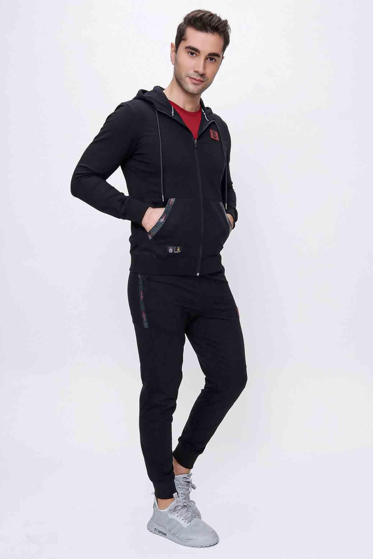 EŞOFMAN TAKIMI CEPLER BASKI DETAYLI